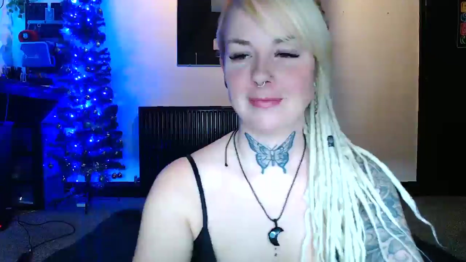 Gallery image thumbnail from pixieDread's myfreecams stream on, 12/16/2025, 13:01 image 9 of 20