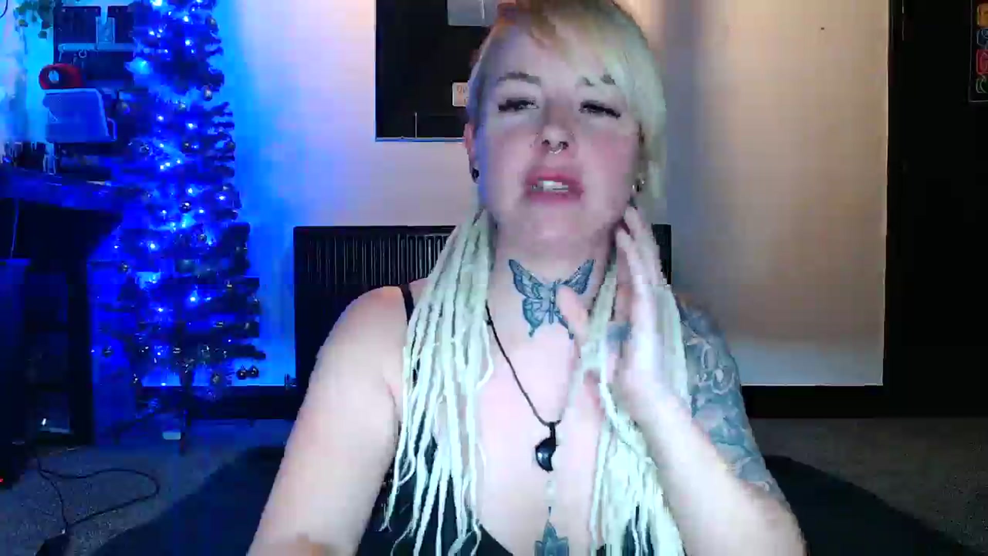 Gallery image thumbnail from pixieDread's myfreecams stream on, 12/16/2025, 13:01 image 17 of 20