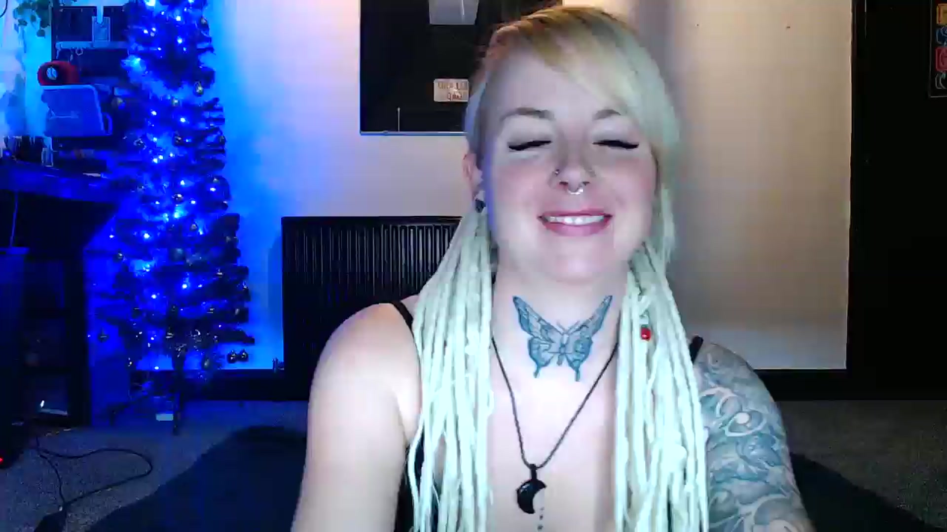 Gallery image thumbnail from pixieDread's myfreecams stream on, 12/16/2025, 13:01 image 16 of 20