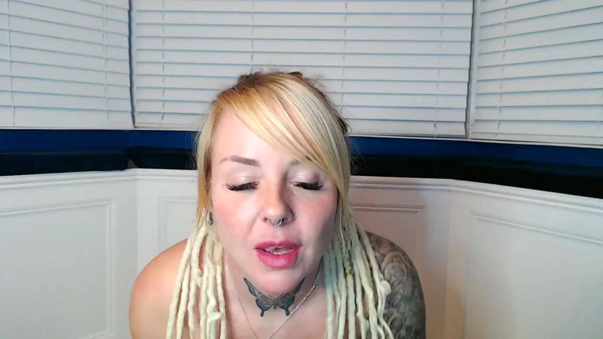 Gallery image thumbnail from pixieDread's myfreecams stream on, 12/24/2025, 21:30 image 19 of 20