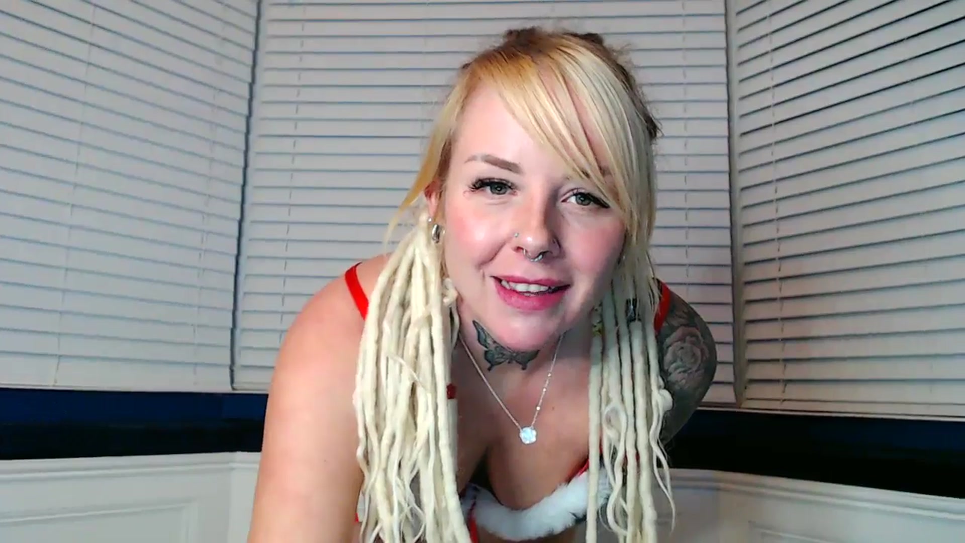 Gallery image thumbnail from pixieDread's myfreecams stream on, 12/24/2025, 21:30 image 10 of 20