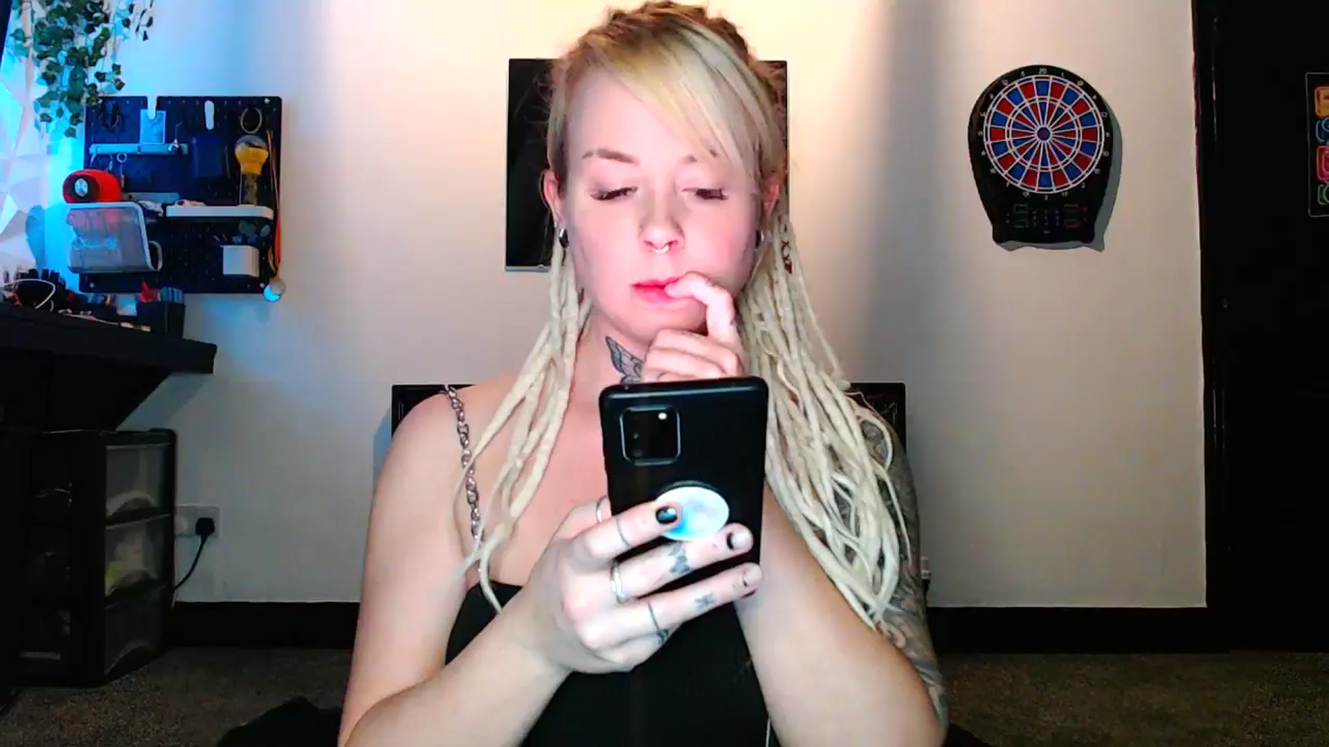 Gallery image thumbnail from pixieDread's myfreecams stream on, 01/02/2026, 19:47 image 1 of 20