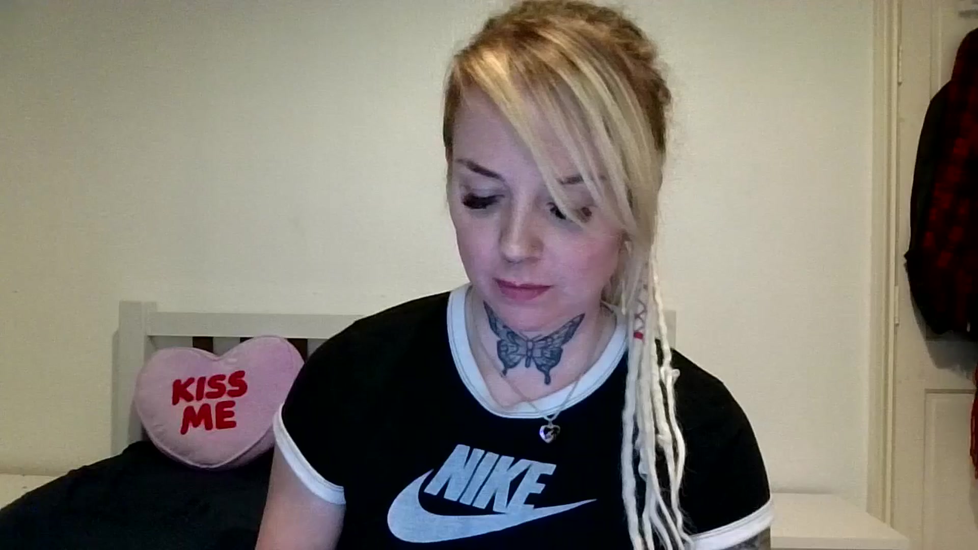 Gallery image thumbnail from pixieDread's myfreecams stream on, 03/01/2026, 15:11 image 18 of 20