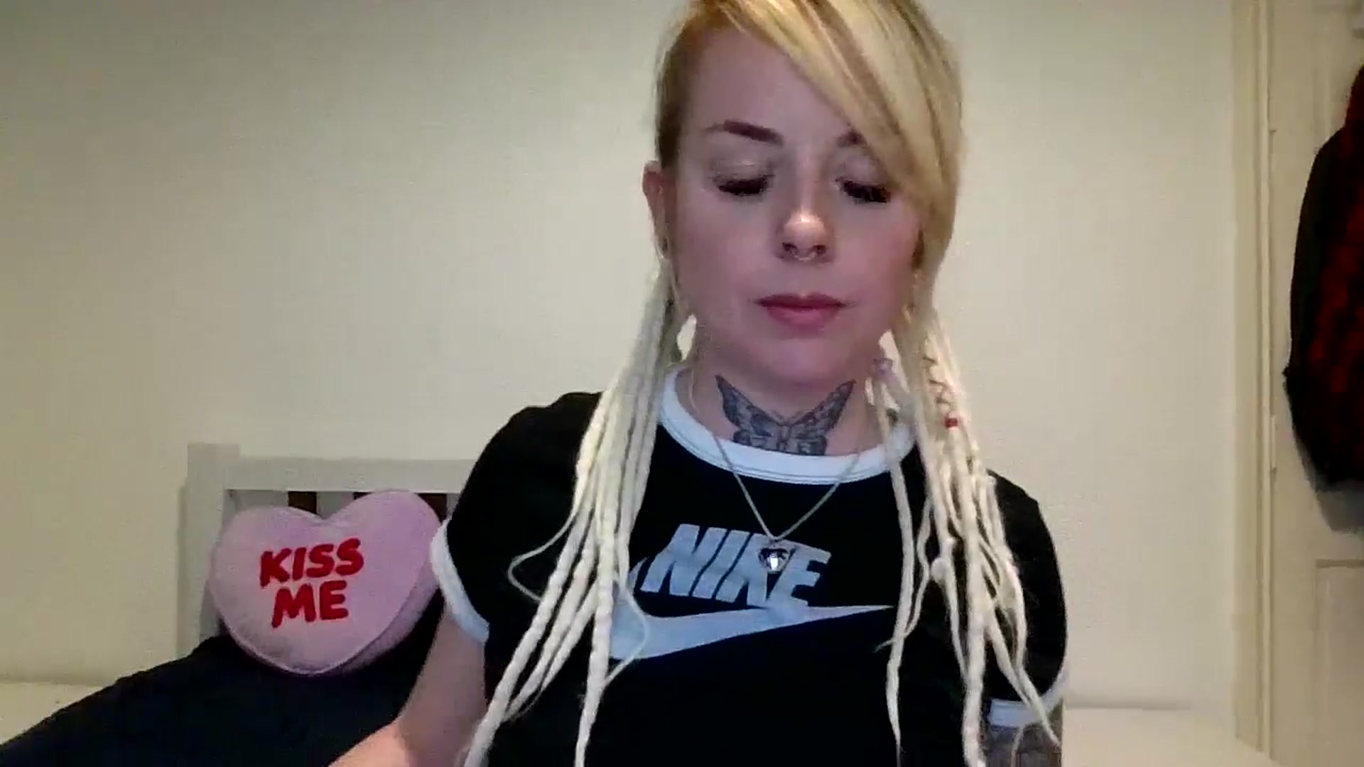 Gallery image thumbnail from pixieDread's myfreecams stream on, 03/01/2026, 17:37 image 2 of 20