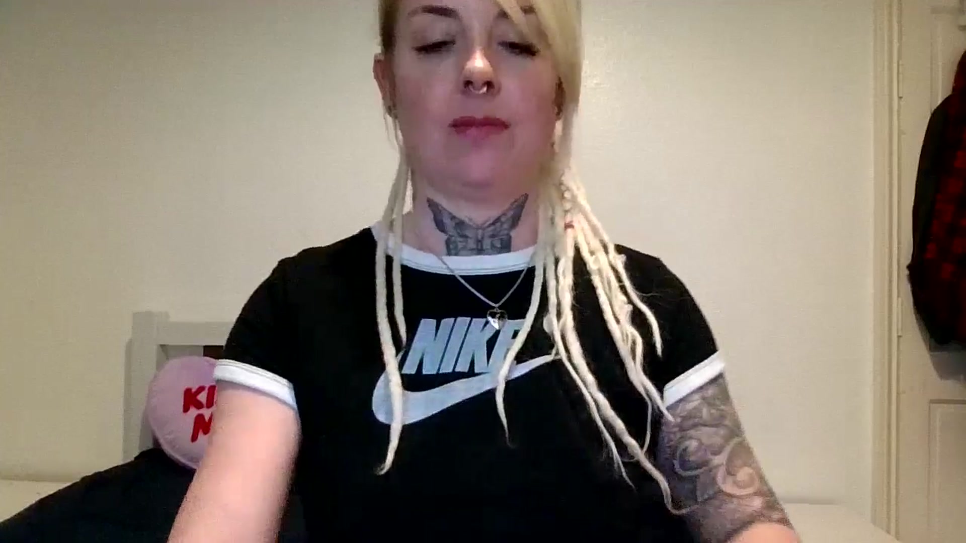 Gallery image thumbnail from pixieDread's myfreecams stream on, 03/01/2026, 17:37 image 4 of 20