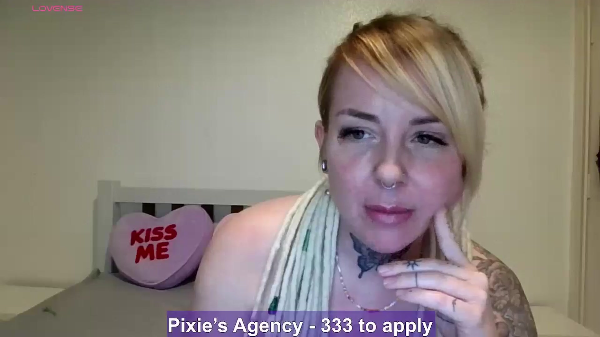 Gallery image thumbnail from pixieDread's myfreecams stream on, 03/24/2026, 17:41 image 12 of 20