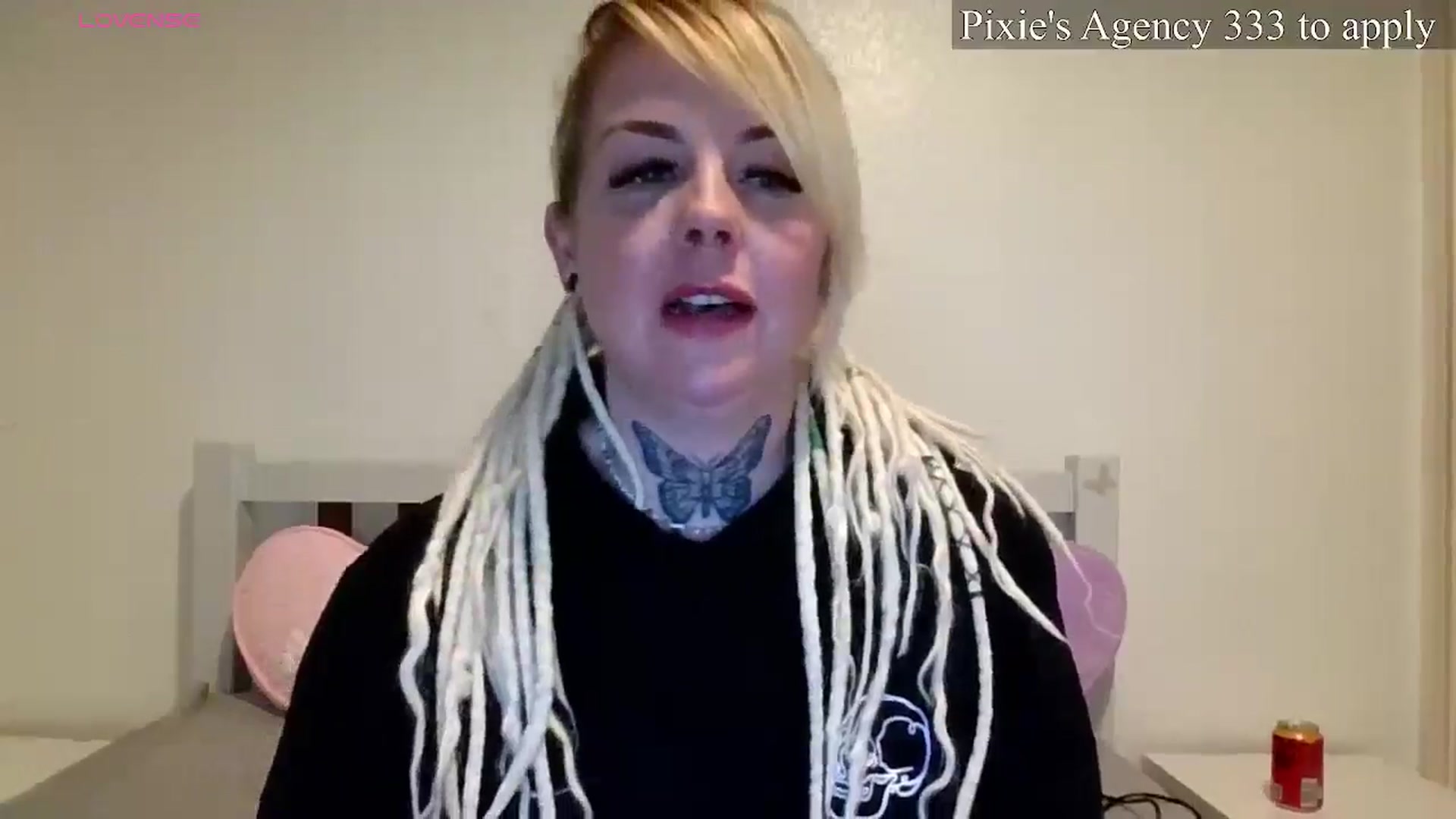Gallery image thumbnail from pixieDread's myfreecams stream on, 03/31/2026, 15:30 image 10 of 20