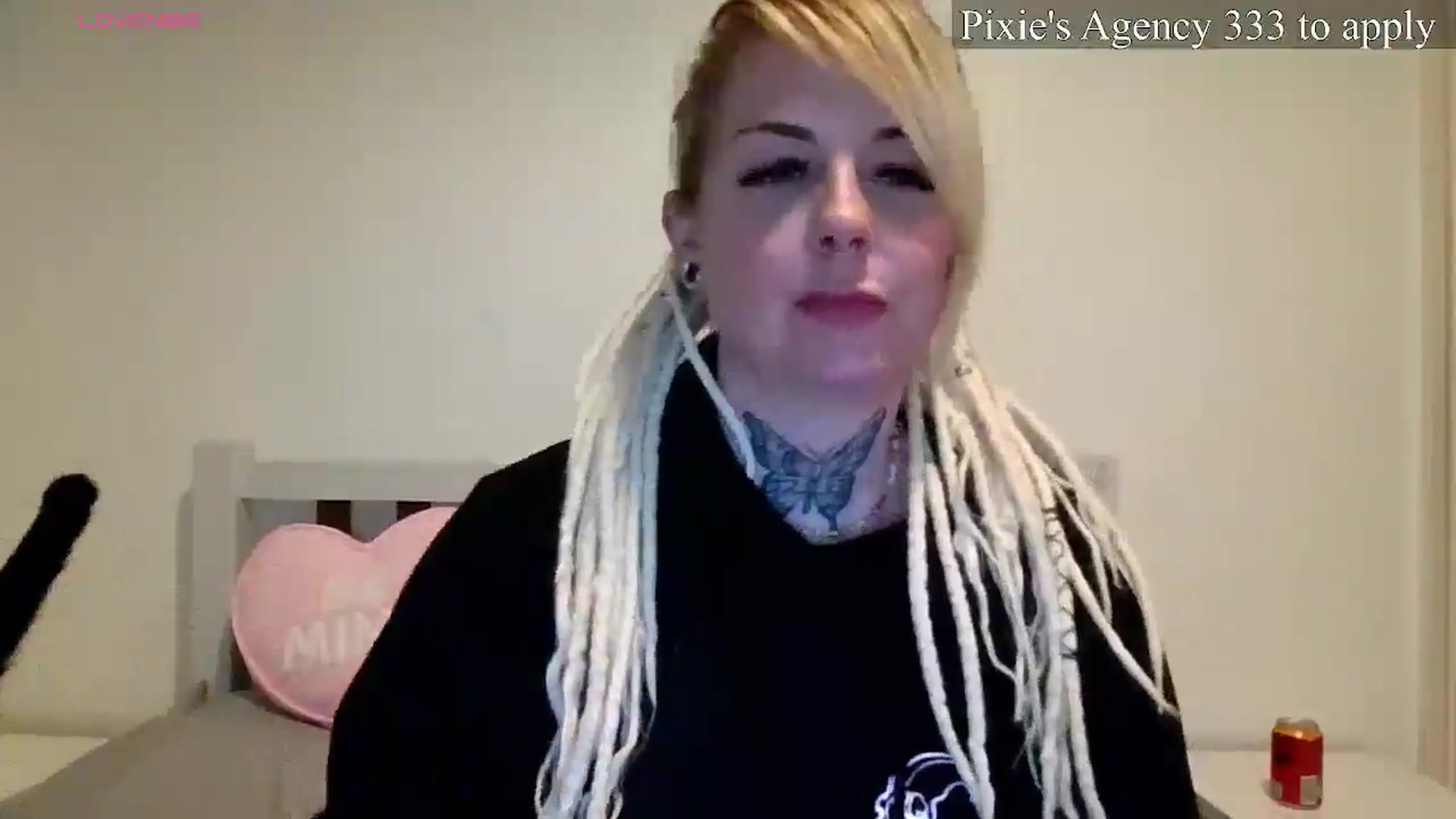 Gallery image thumbnail from pixieDread's myfreecams stream on, 03/31/2026, 15:30 image 7 of 20