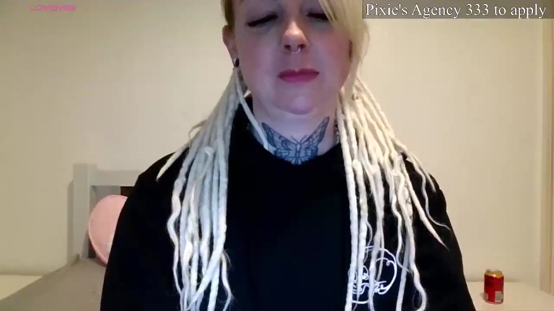 Gallery image thumbnail from pixieDread's myfreecams stream on, 03/31/2026, 15:30 image 14 of 20
