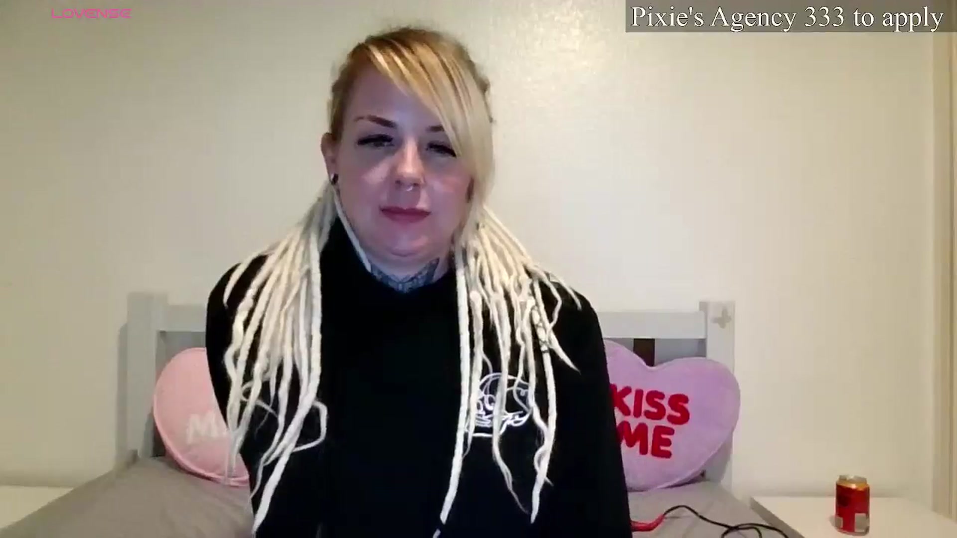 Gallery image thumbnail from pixieDread's myfreecams stream on, 03/31/2026, 15:30 image 13 of 20