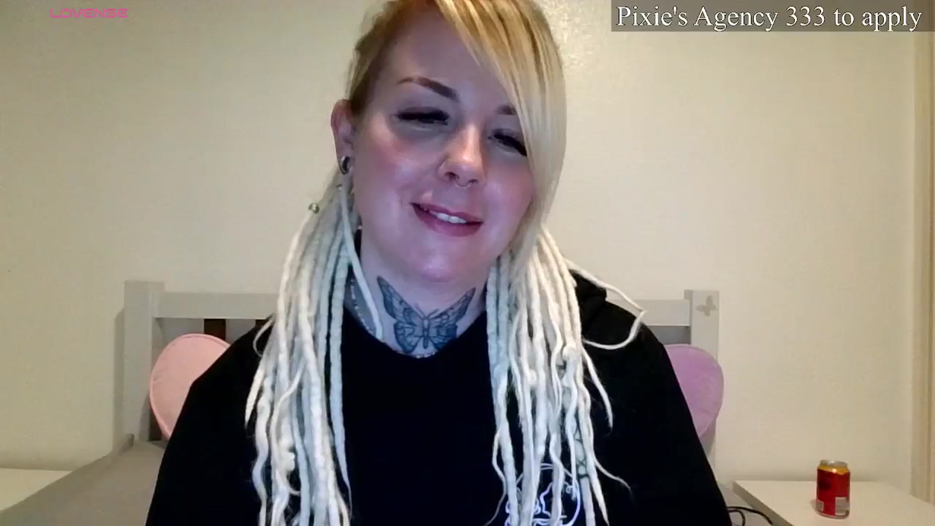 Gallery image thumbnail from pixieDread's myfreecams stream on, 03/31/2026, 15:30 image 17 of 20