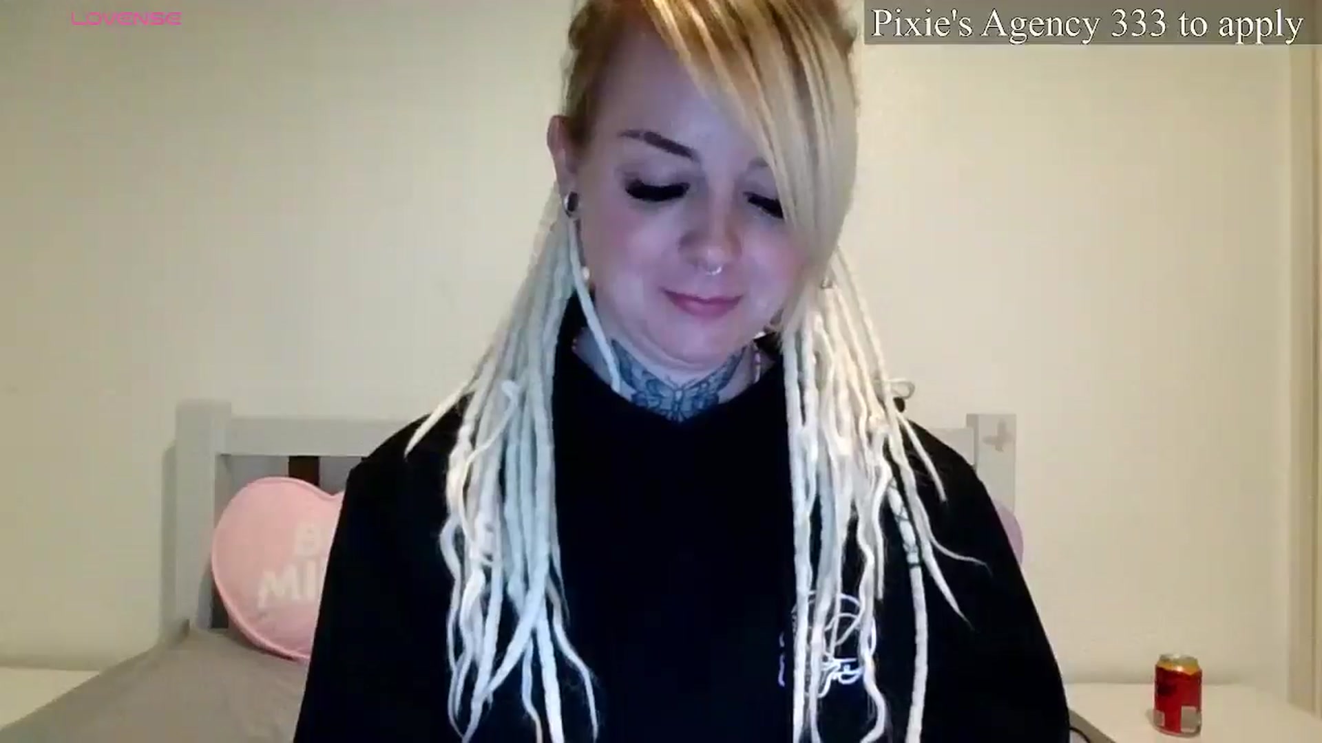 Gallery image thumbnail from pixieDread's myfreecams stream on, 03/31/2026, 15:30 image 15 of 20
