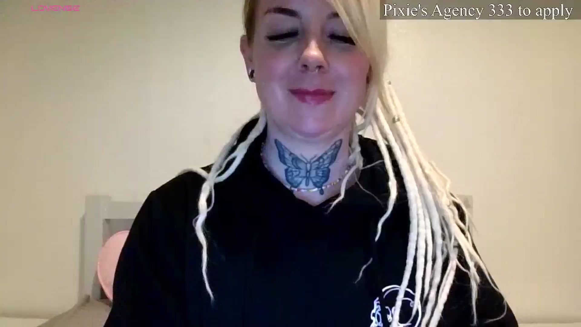 Gallery image thumbnail from pixieDread's myfreecams stream on, 03/31/2026, 16:27 image 12 of 20