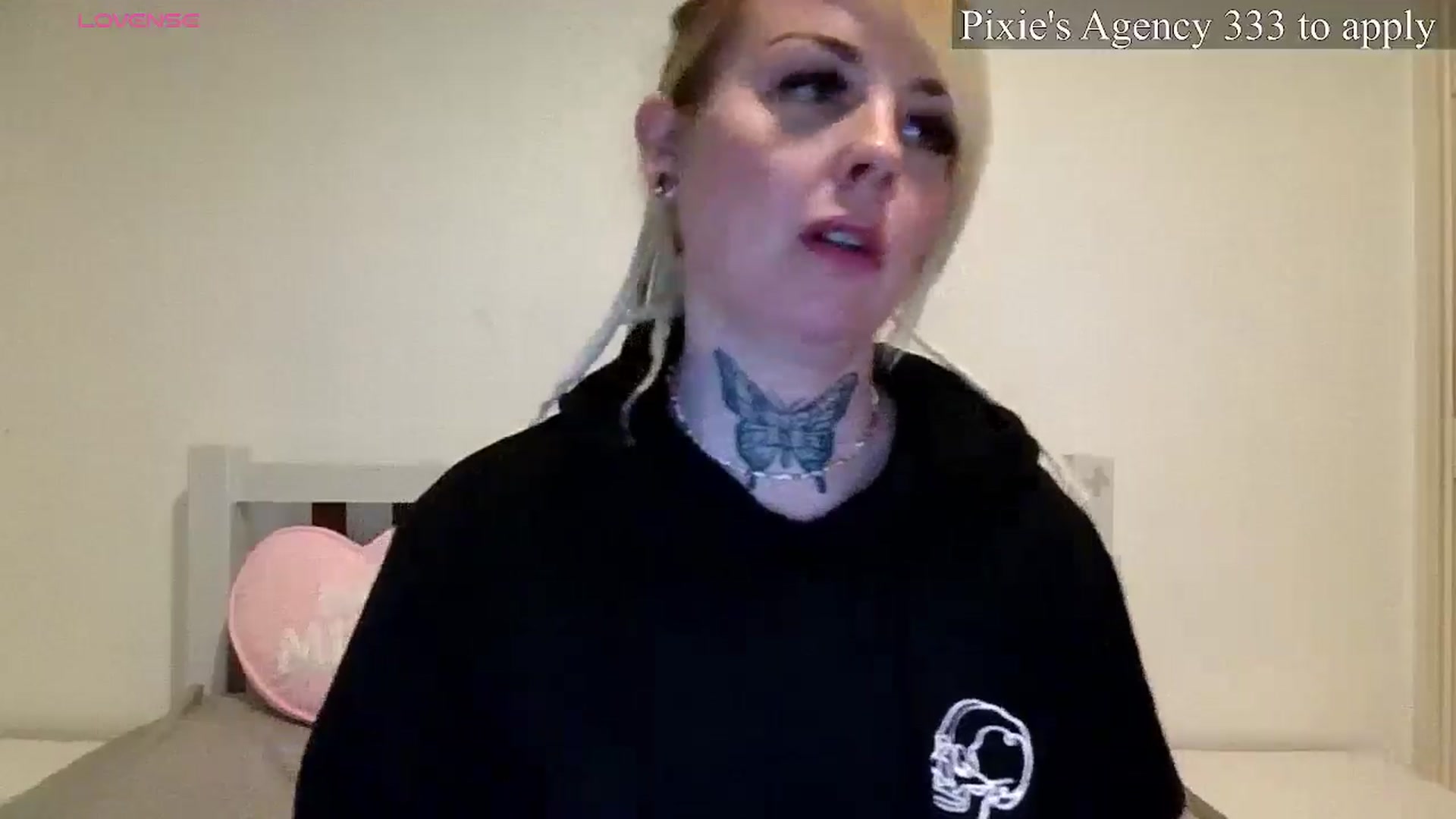 Gallery image thumbnail from pixieDread's myfreecams stream on, 03/31/2026, 16:27 image 6 of 20