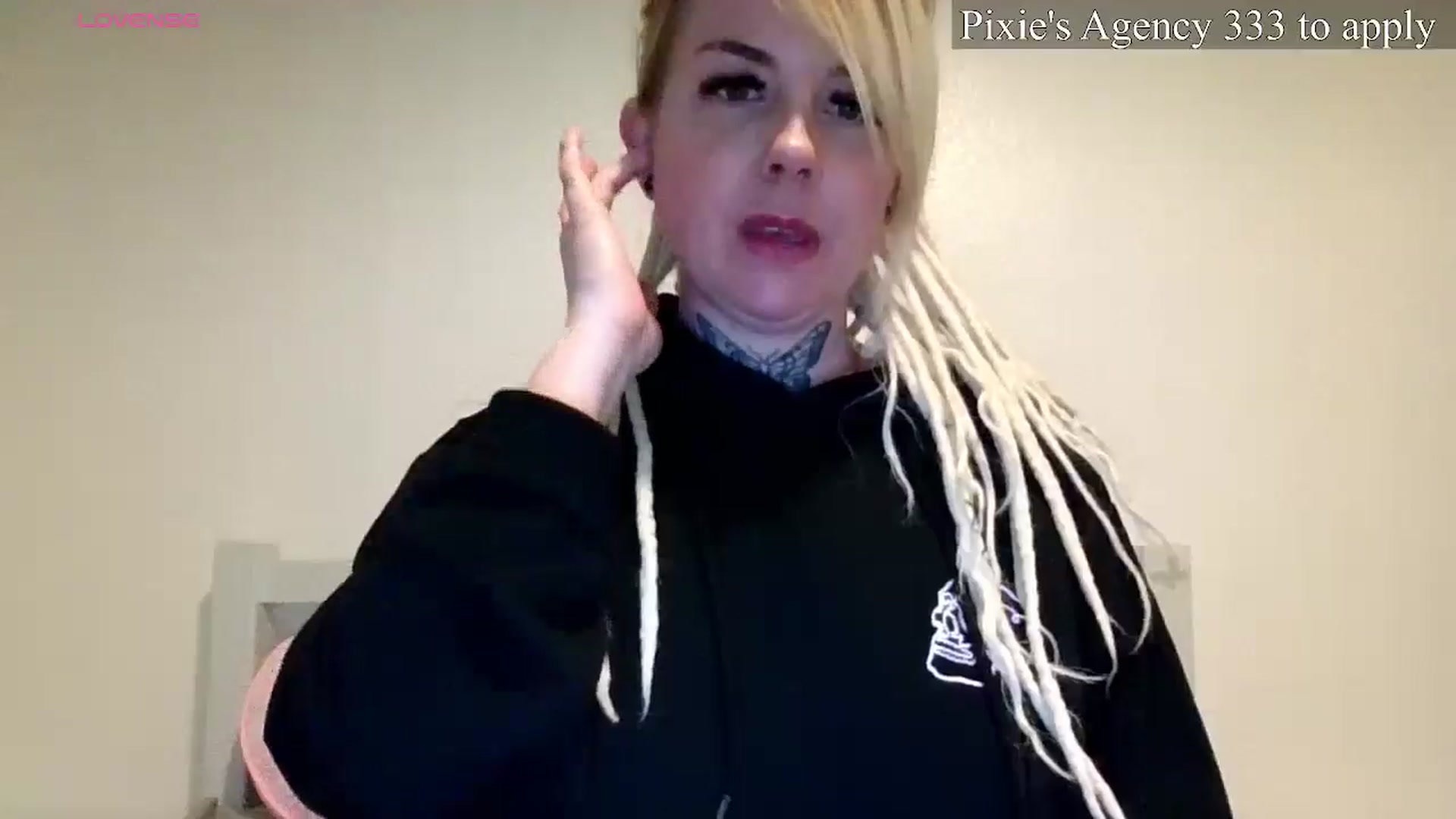 Gallery image thumbnail from pixieDread's myfreecams stream on, 03/31/2026, 16:27 image 15 of 20