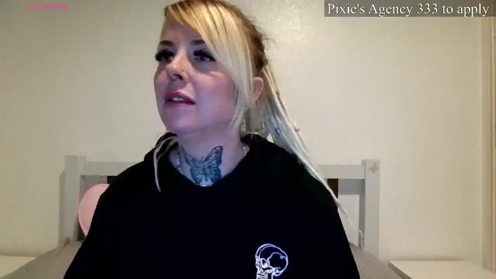 Gallery image thumbnail from pixieDread's myfreecams stream on, 03/31/2026, 16:27 image 8 of 20