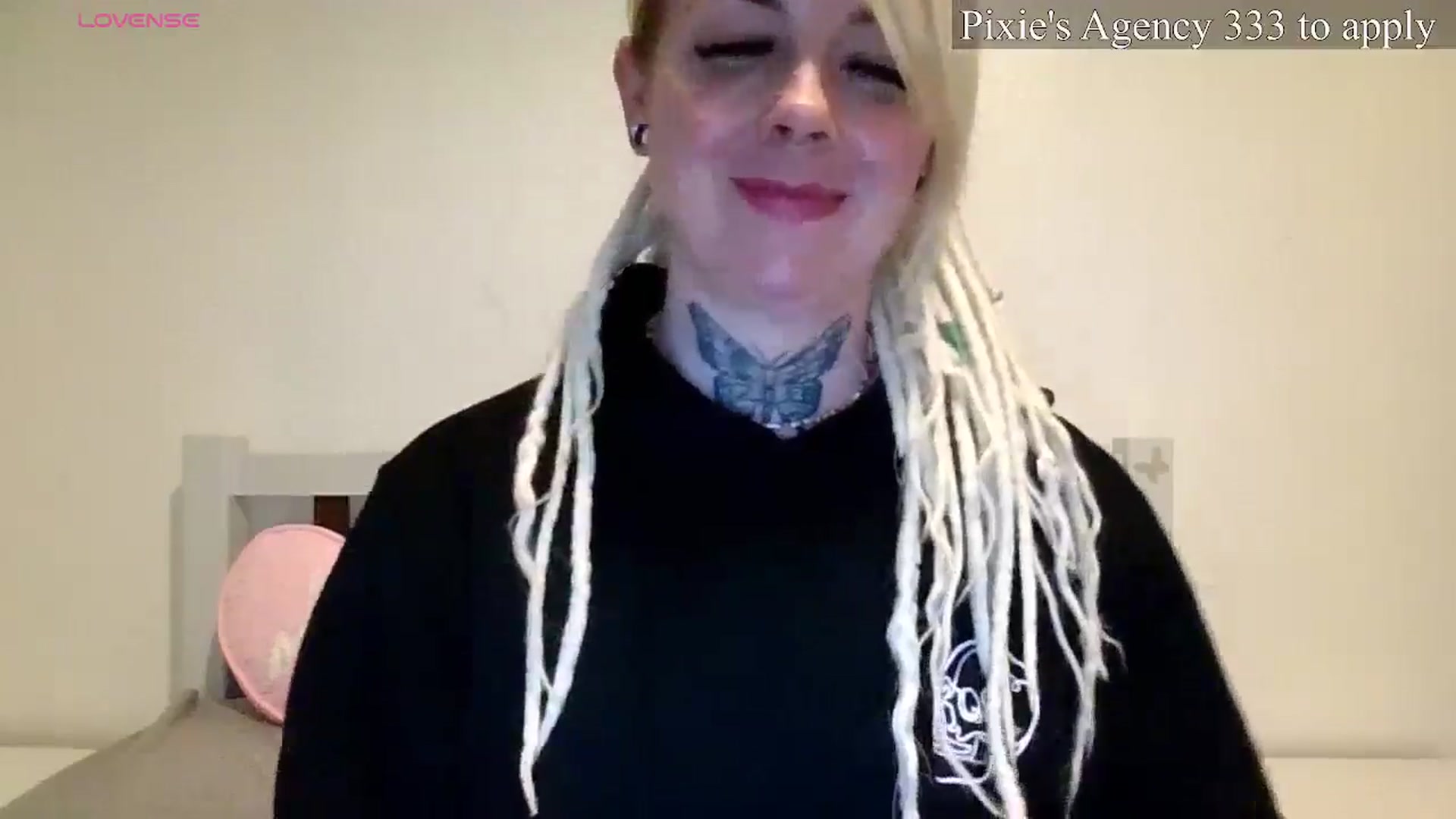 Gallery image thumbnail from pixieDread's myfreecams stream on, 03/31/2026, 16:27 image 18 of 20