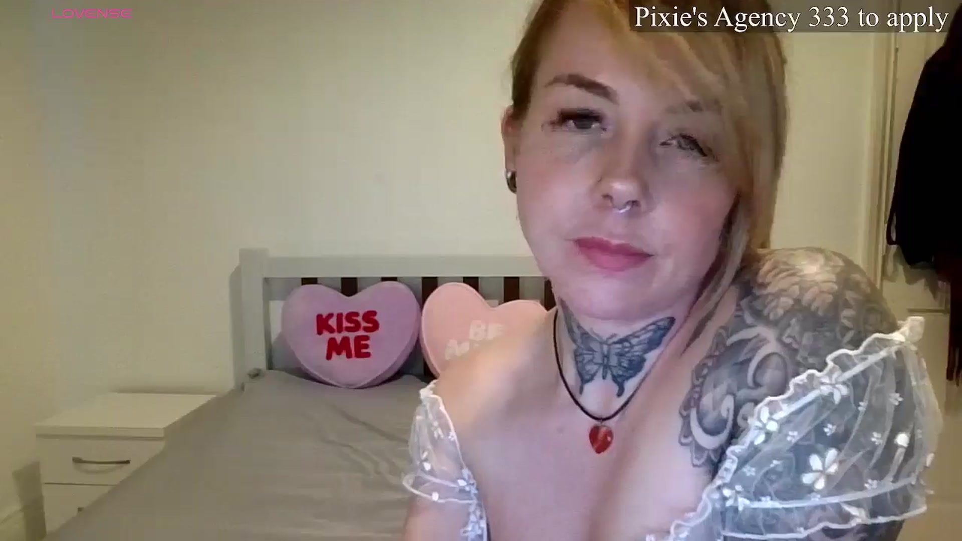 Gallery image thumbnail from pixieDread's myfreecams stream on, 04/18/2026, 13:32 image 12 of 20
