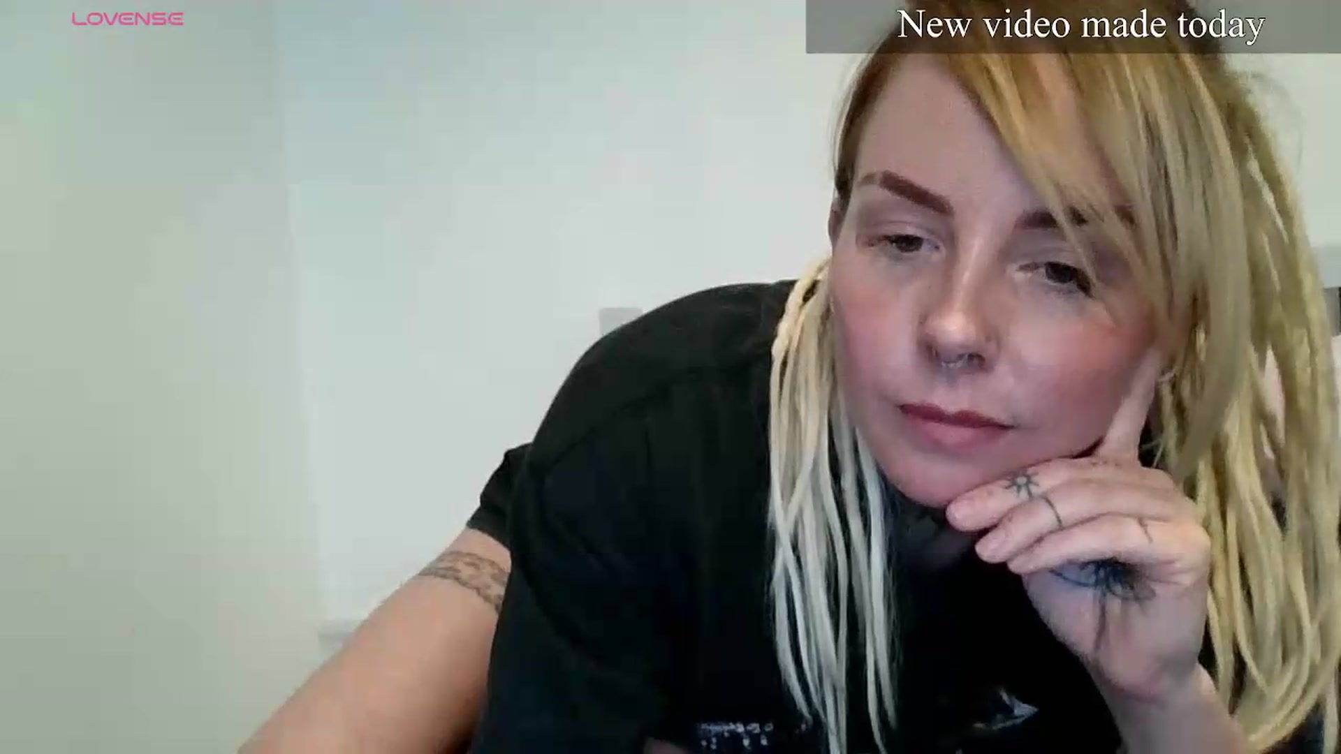 Gallery image thumbnail from pixieDread's myfreecams stream on, 05/20/2026, 12:06 image 17 of 20