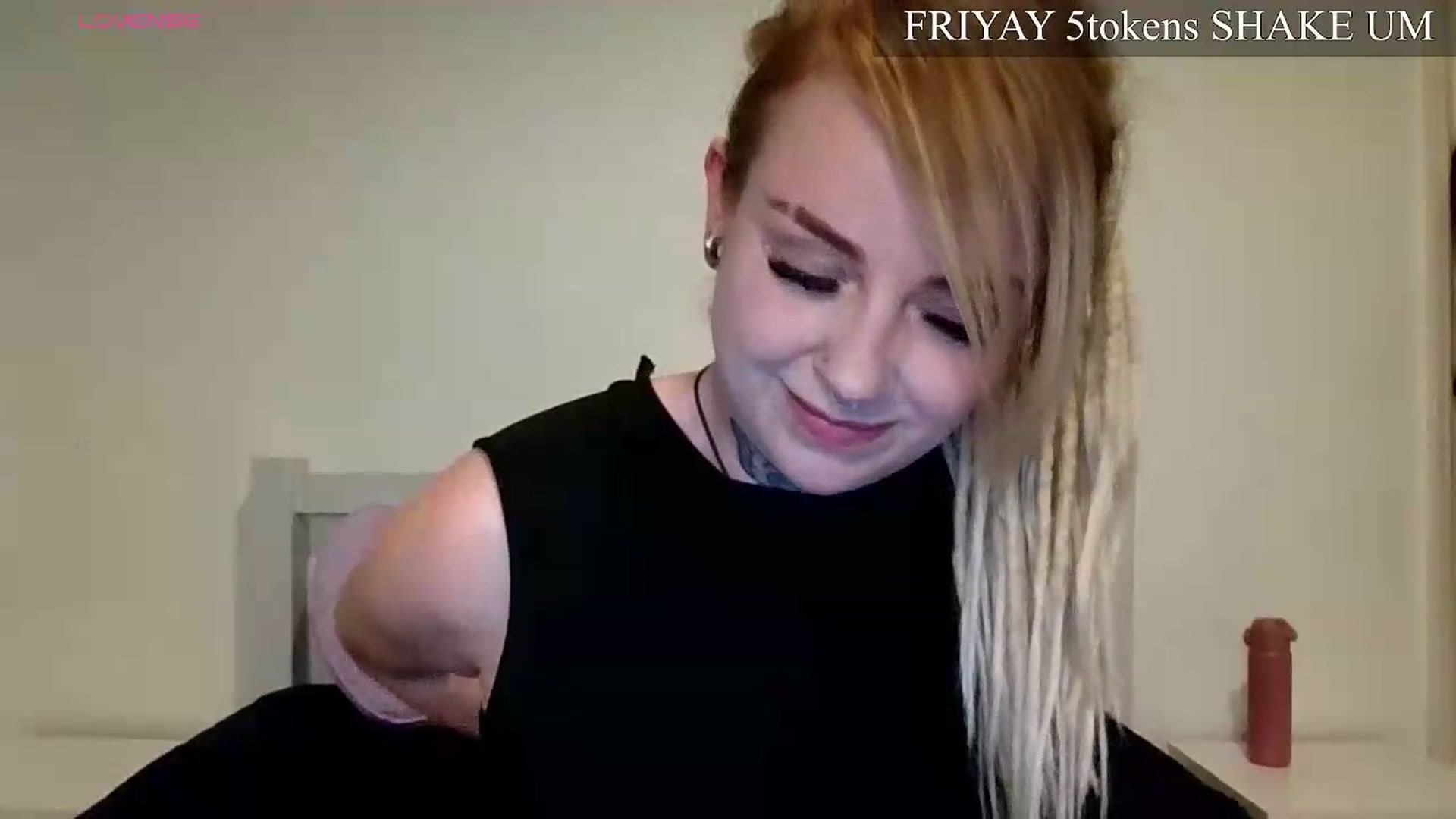 Gallery image thumbnail from pixieDread's myfreecams stream on, 05/22/2026, 13:04 image 9 of 20