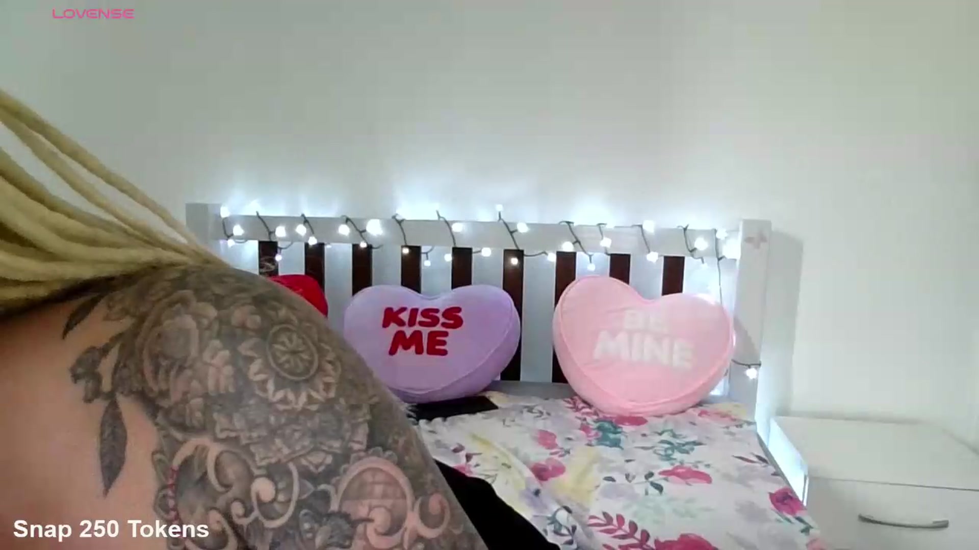 Gallery image thumbnail from pixieDread's myfreecams stream on, 07/11/2026, 16:10 image 17 of 20