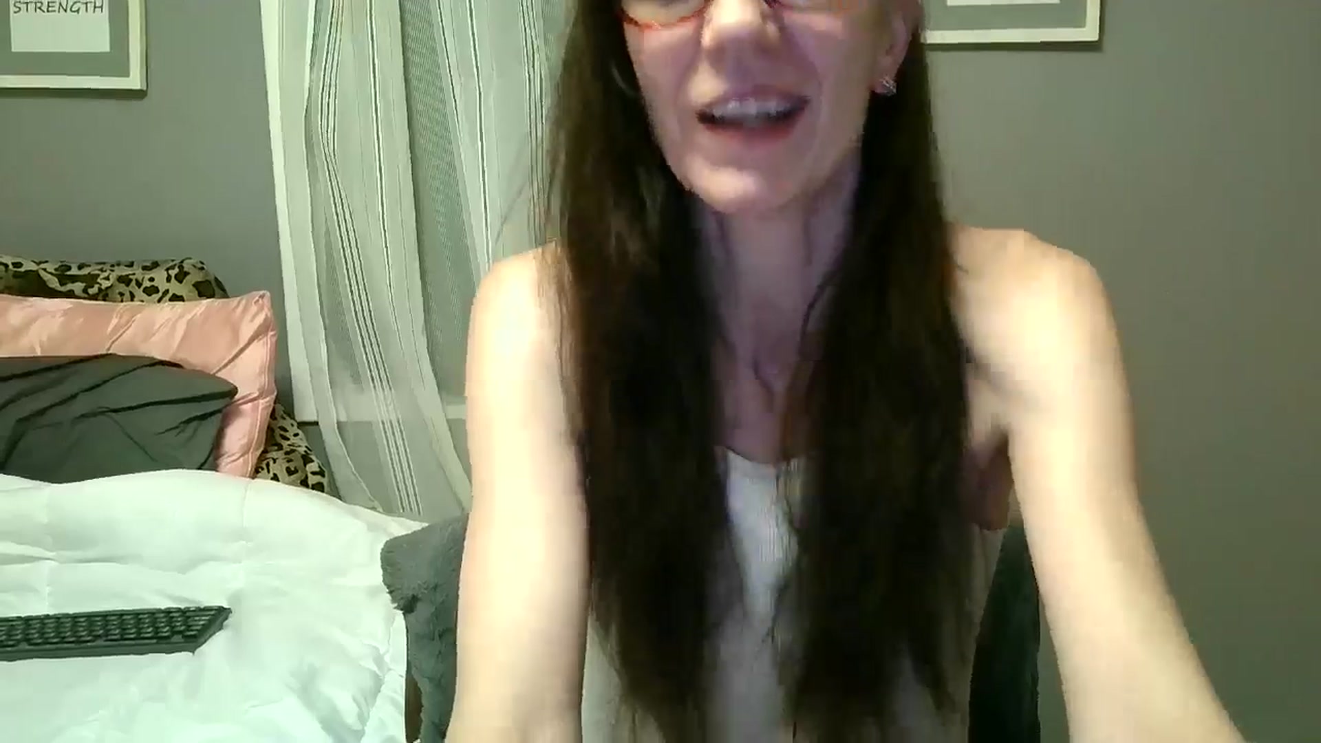 Gallery image thumbnail from playfulpaula's myfreecams stream on, 01/02/2025, 13:32 image 4 of 20