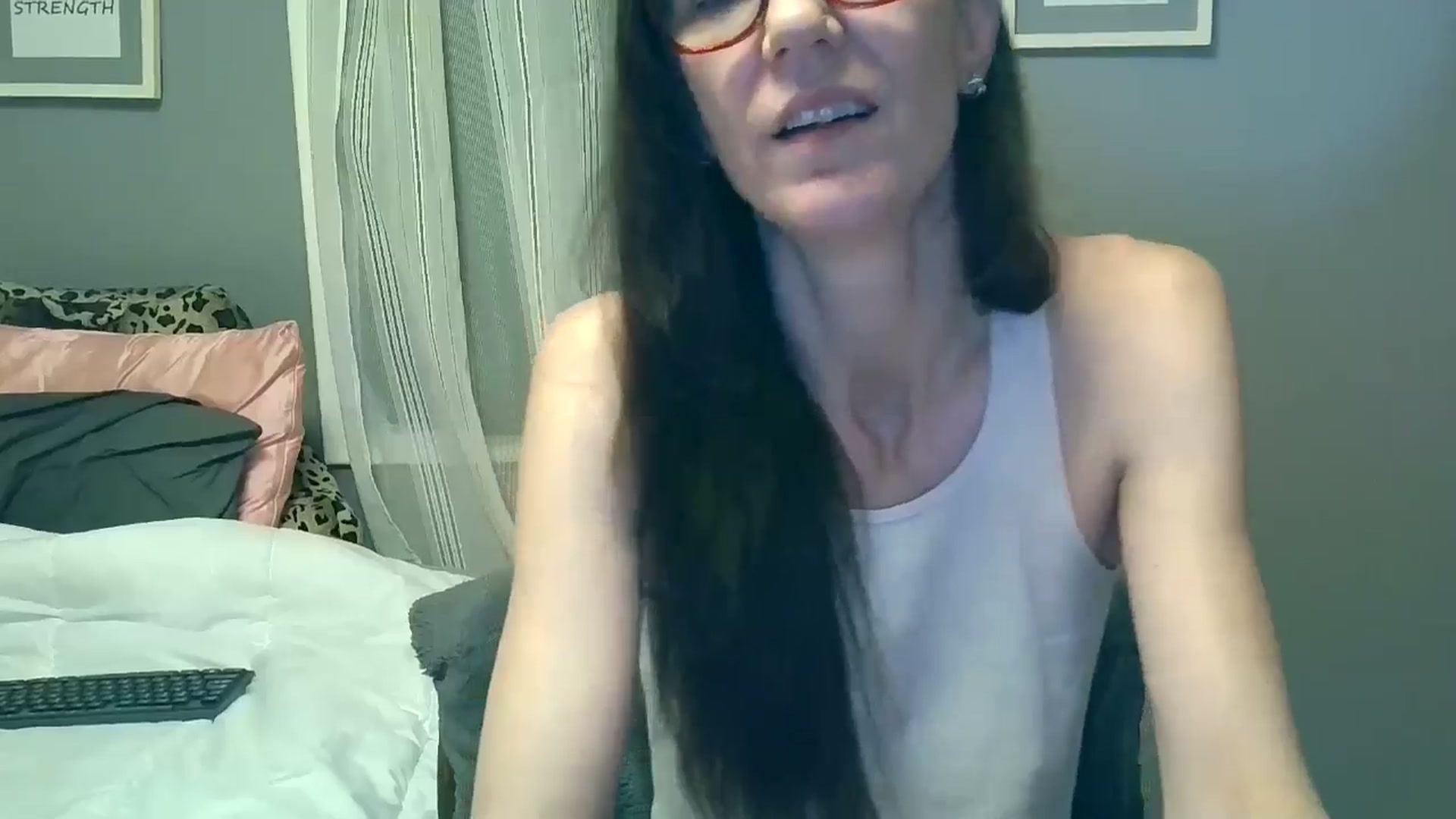 Gallery image thumbnail from playfulpaula's myfreecams stream on, 01/02/2025, 13:32 image 6 of 20