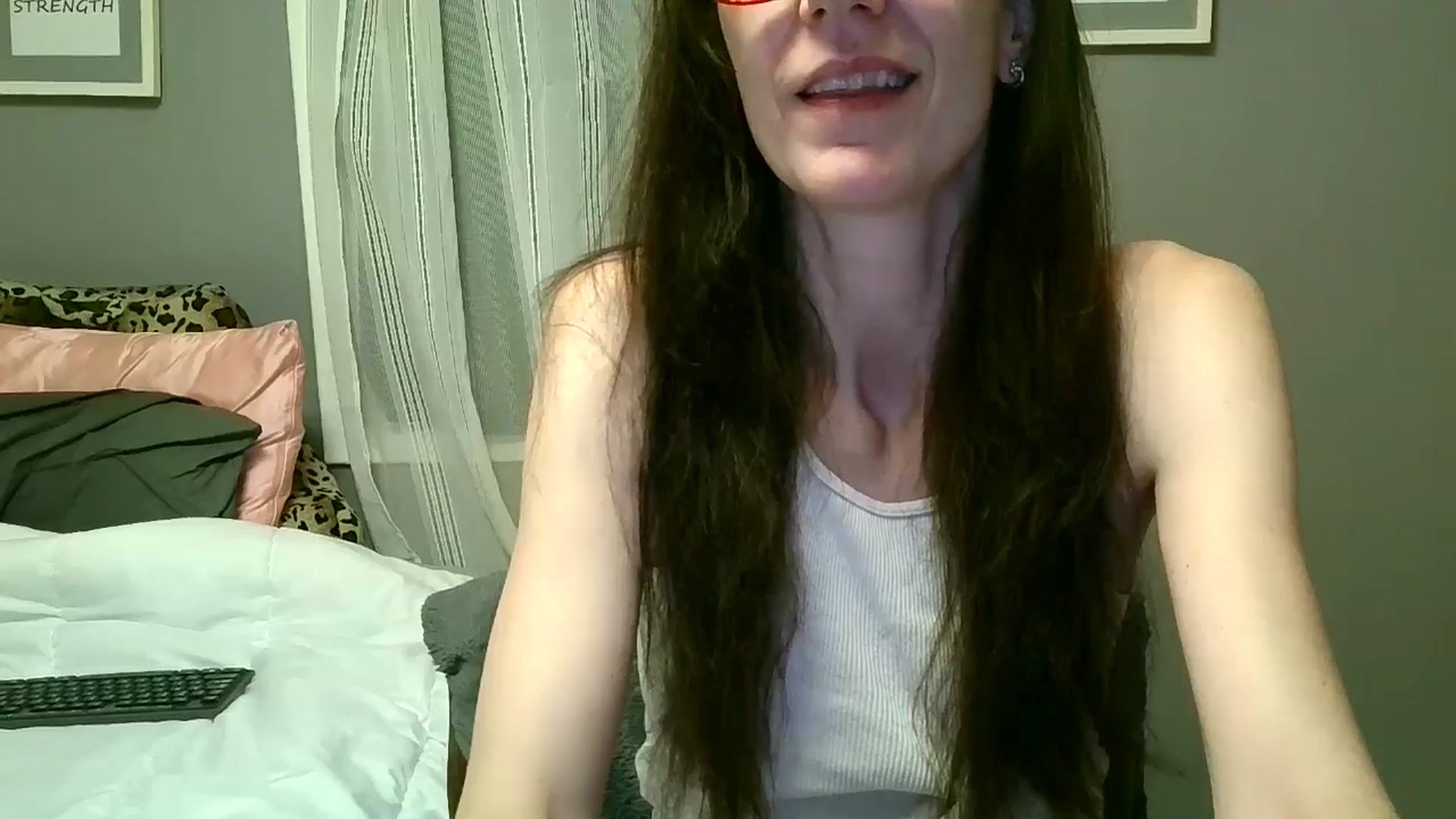 Gallery image thumbnail from playfulpaula's myfreecams stream on, 01/02/2025, 13:32 image 3 of 20