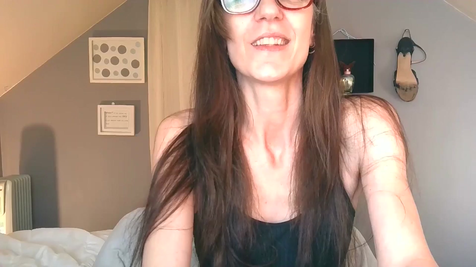 Gallery image thumbnail from playfulpaula's myfreecams stream on, 03/23/2025, 12:25 image 10 of 20