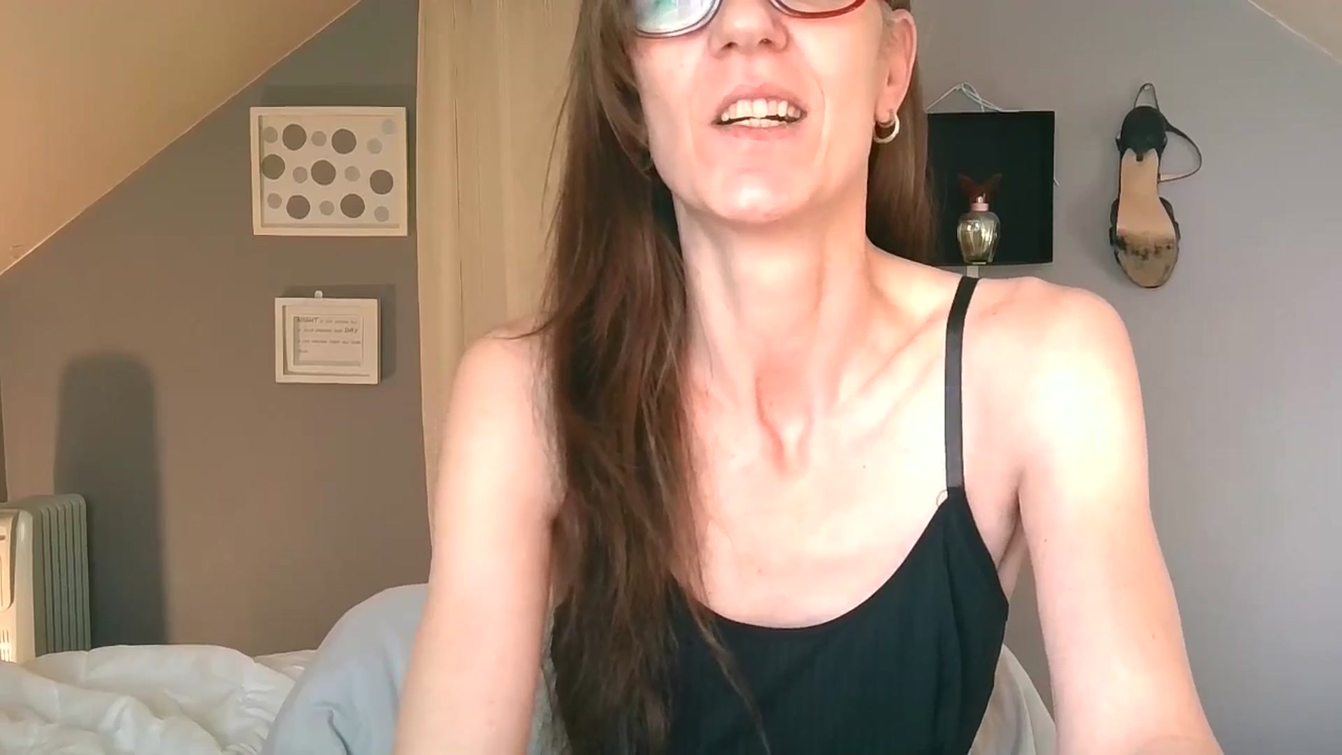 Gallery image thumbnail from playfulpaula's myfreecams stream on, 03/23/2025, 12:25 image 15 of 20