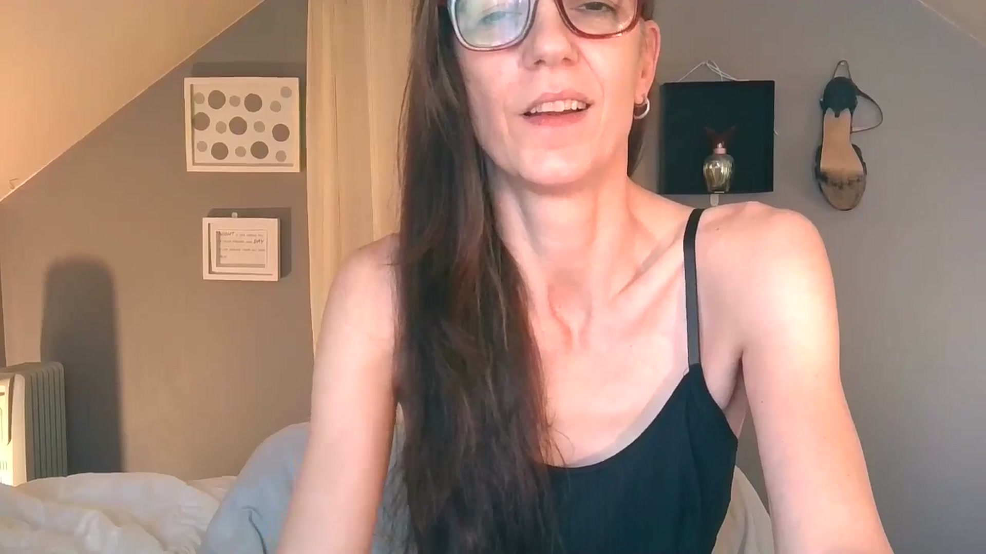Gallery image thumbnail from playfulpaula's myfreecams stream on, 03/23/2025, 12:25 image 5 of 20