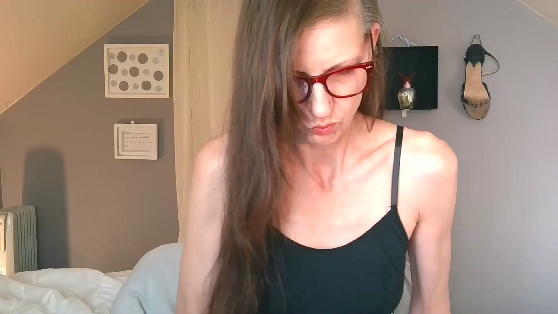 Gallery image thumbnail from playfulpaula's myfreecams stream on, 03/23/2025, 12:25 image 17 of 20