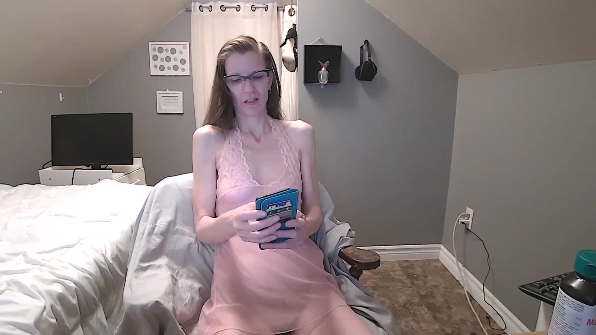 Gallery image thumbnail from playfulpaula's myfreecams stream on, 05/01/2025, 11:57 image 3 of 20