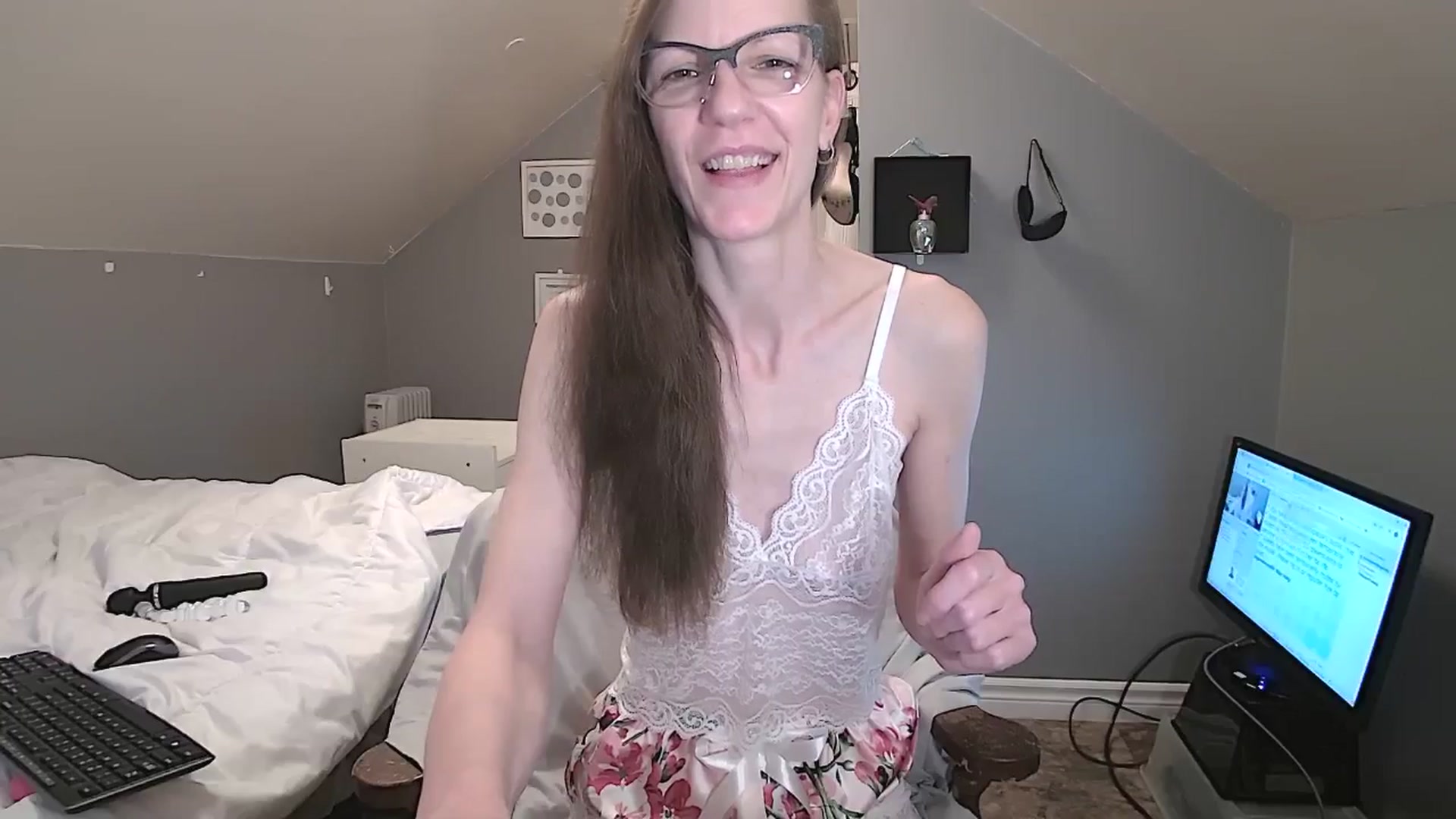 Gallery image thumbnail from playfulpaula's myfreecams stream on, 05/03/2025, 11:47 image 13 of 20