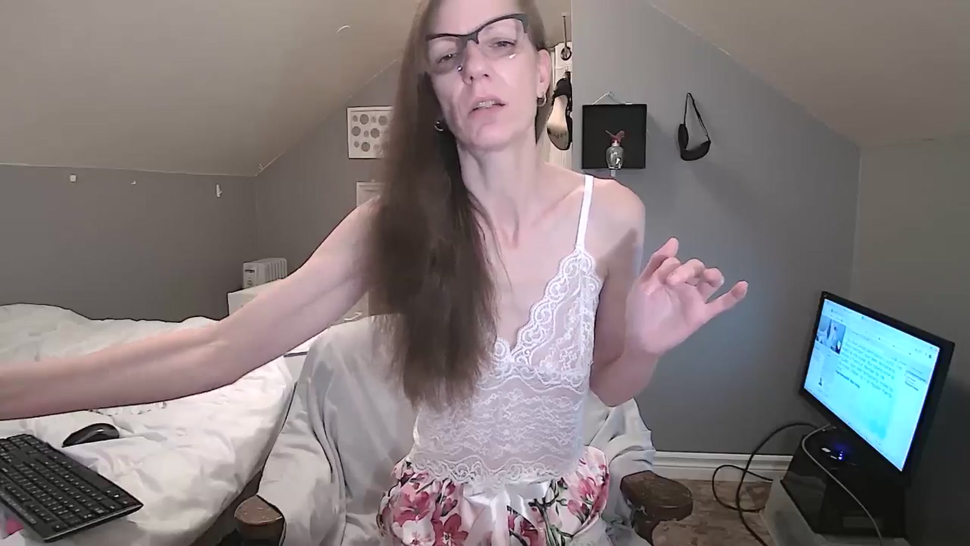 Gallery image thumbnail from playfulpaula's myfreecams stream on, 05/03/2025, 11:47 image 16 of 20