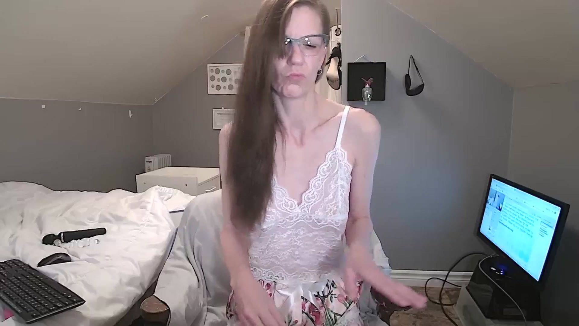 Gallery image thumbnail from playfulpaula's myfreecams stream on, 05/03/2025, 11:47 image 12 of 20