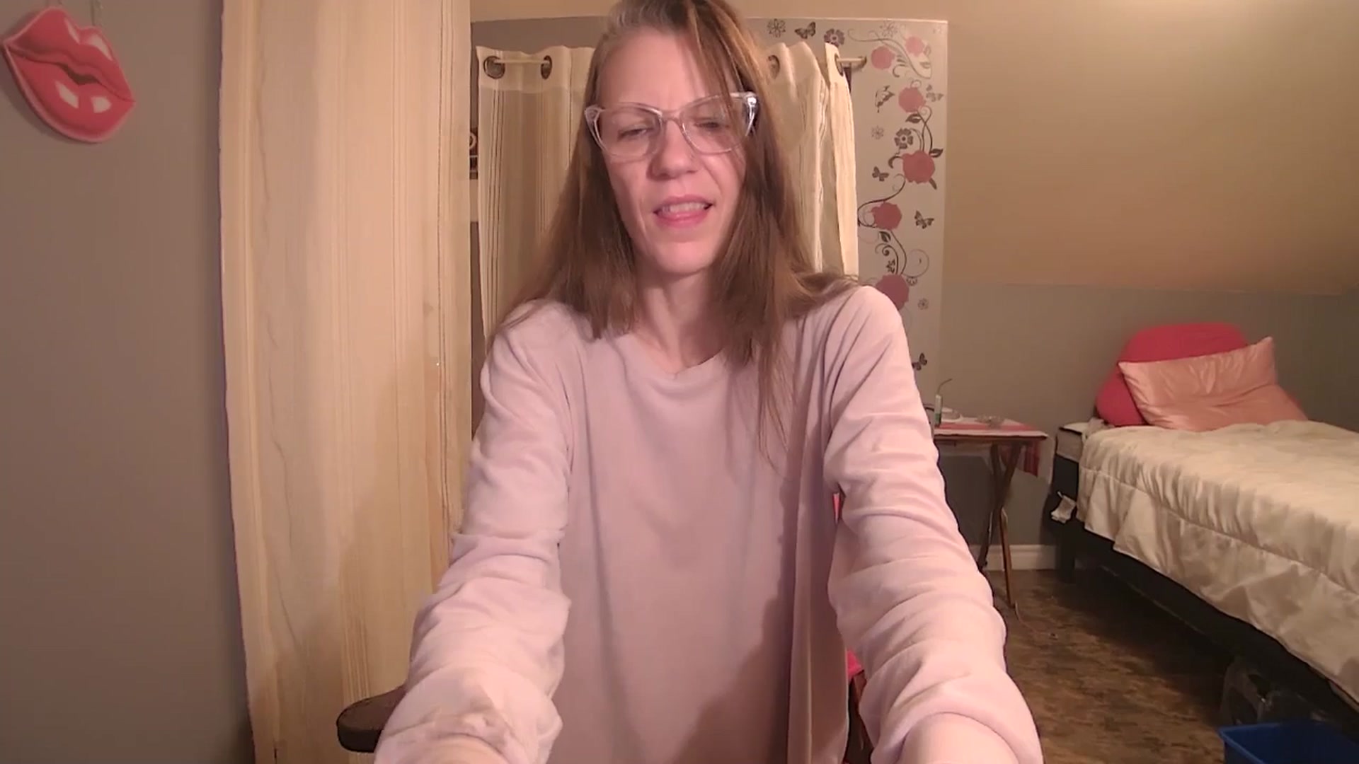 Gallery image thumbnail from playfulpaula's myfreecams stream on, 01/04/2026, 12:16 image 8 of 20