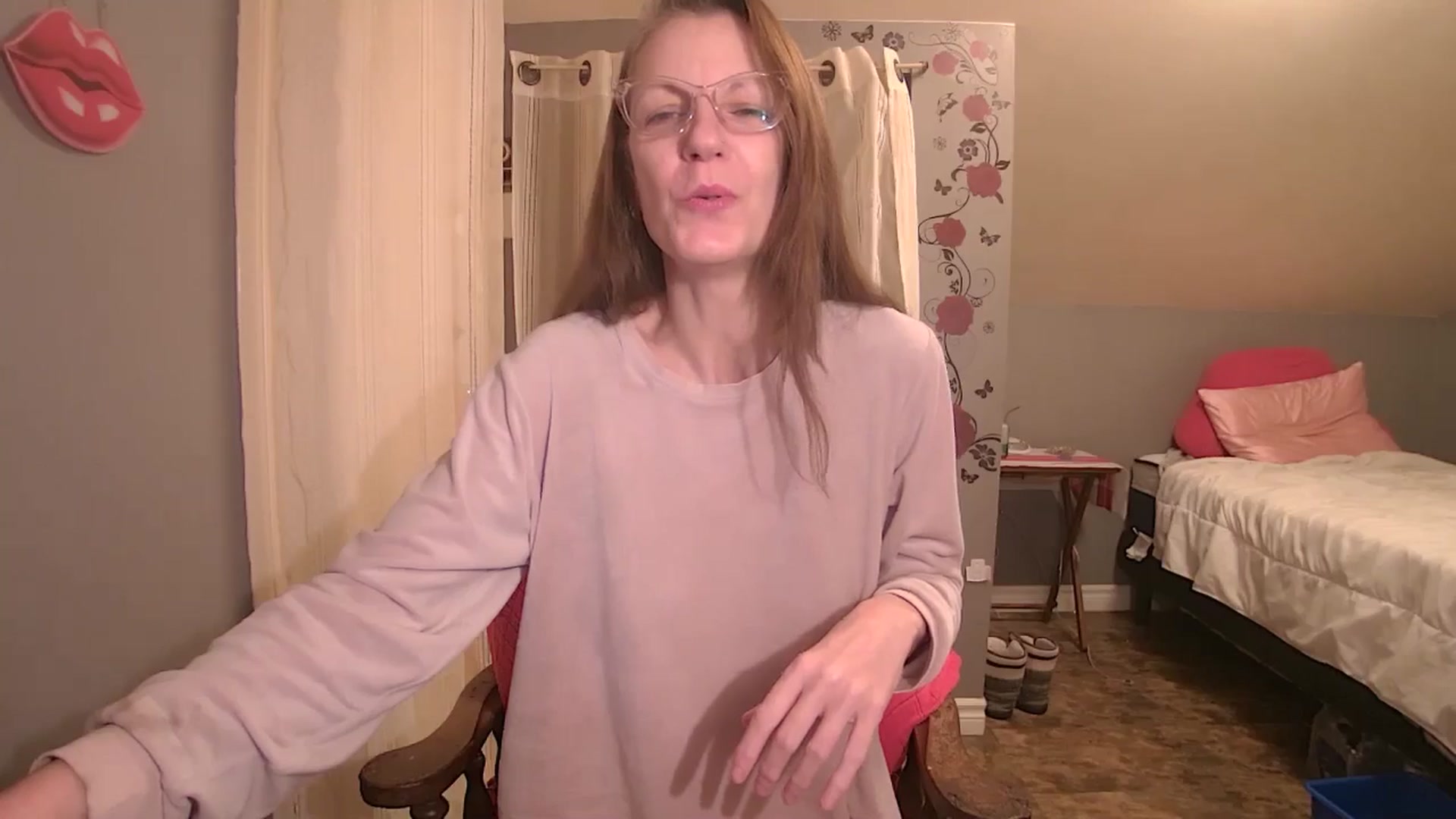 Gallery image thumbnail from playfulpaula's myfreecams stream on, 01/04/2026, 12:16 image 6 of 20