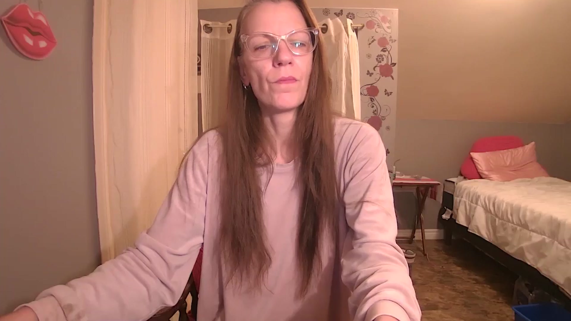 Gallery image thumbnail from playfulpaula's myfreecams stream on, 01/04/2026, 12:16 image 16 of 20