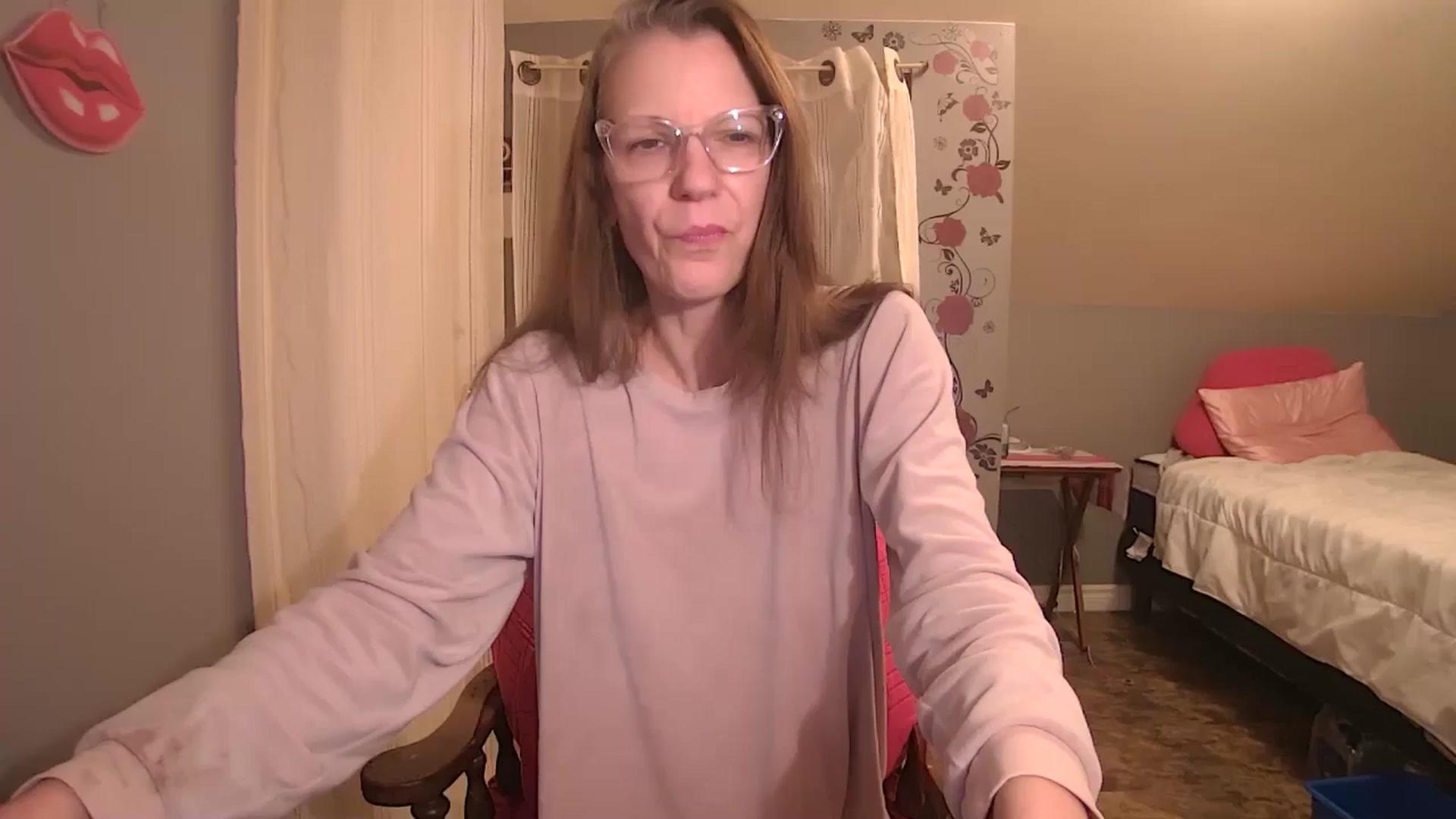 Gallery image thumbnail from playfulpaula's myfreecams stream on, 01/04/2026, 12:16 image 9 of 20