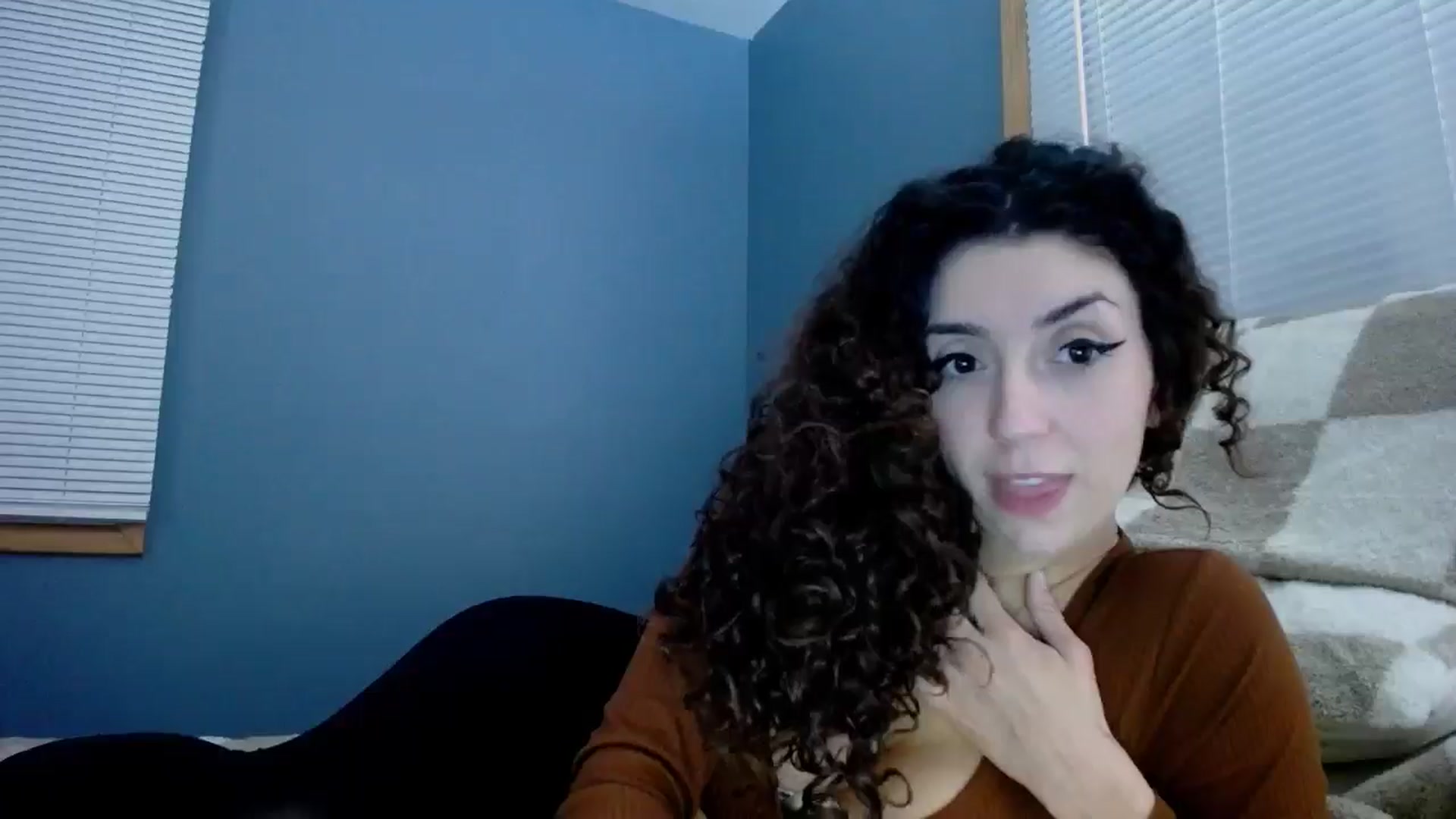 Gallery image thumbnail from playwithlua's myfreecams stream on, 11/22/2024, 06:22 image 11 of 20