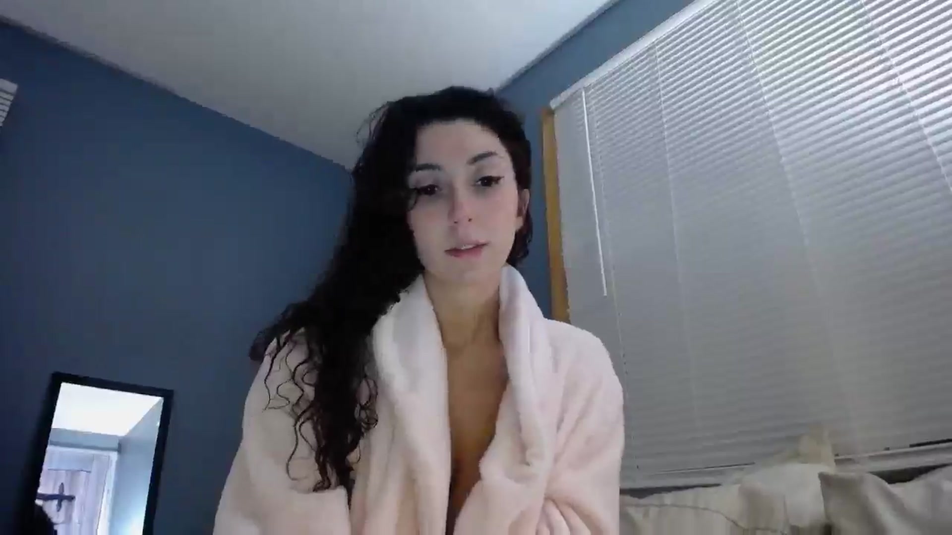 Gallery image thumbnail from playwithlua's myfreecams stream on, 11/26/2024, 05:30 image 13 of 20