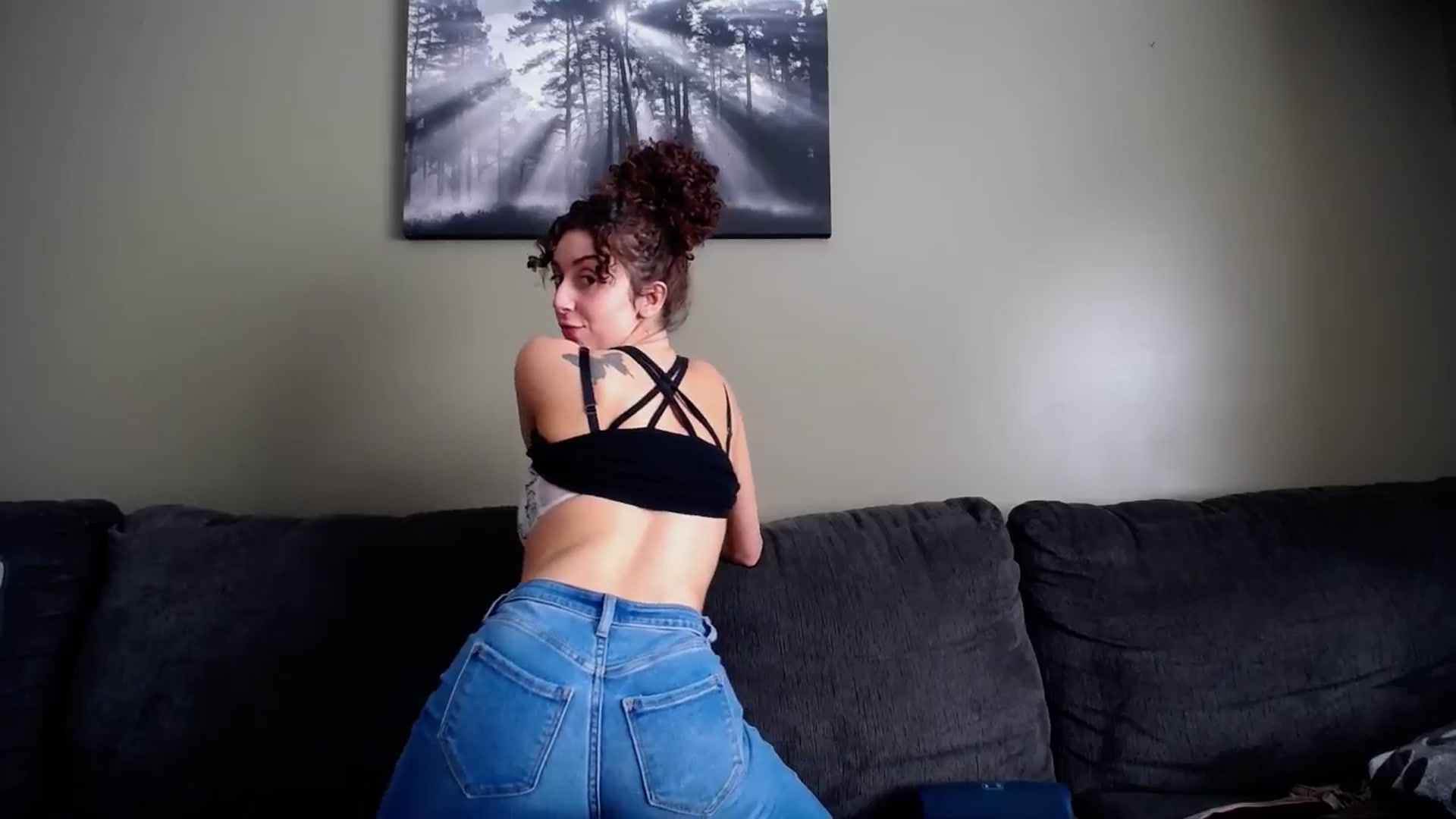Gallery image thumbnail from playwithlua's myfreecams stream on, 01/27/2025, 16:57 image 3 of 20