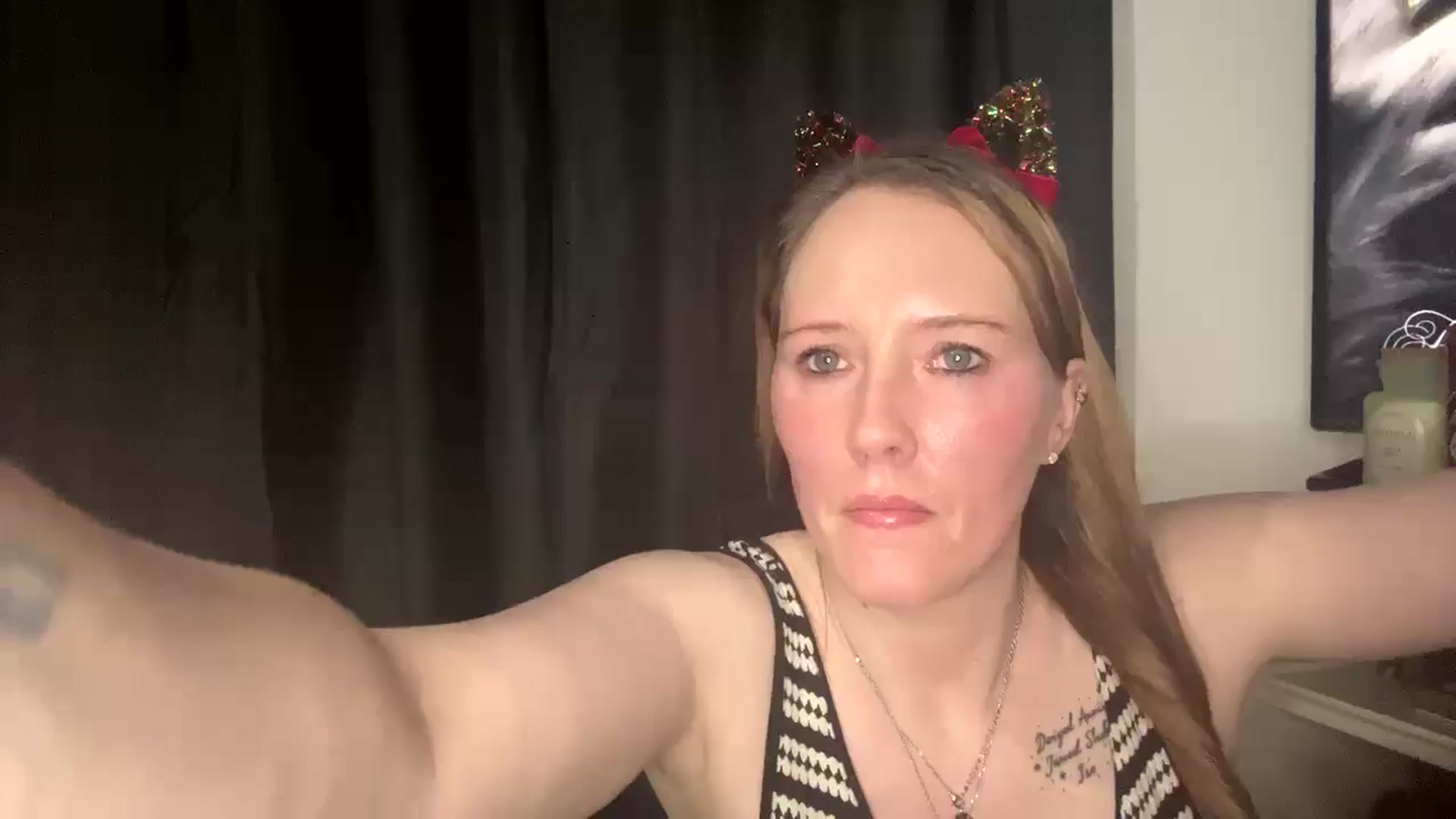 Gallery image thumbnail from plushpie1's myfreecams stream on, 12/19/2025, 21:00 image 11 of 20