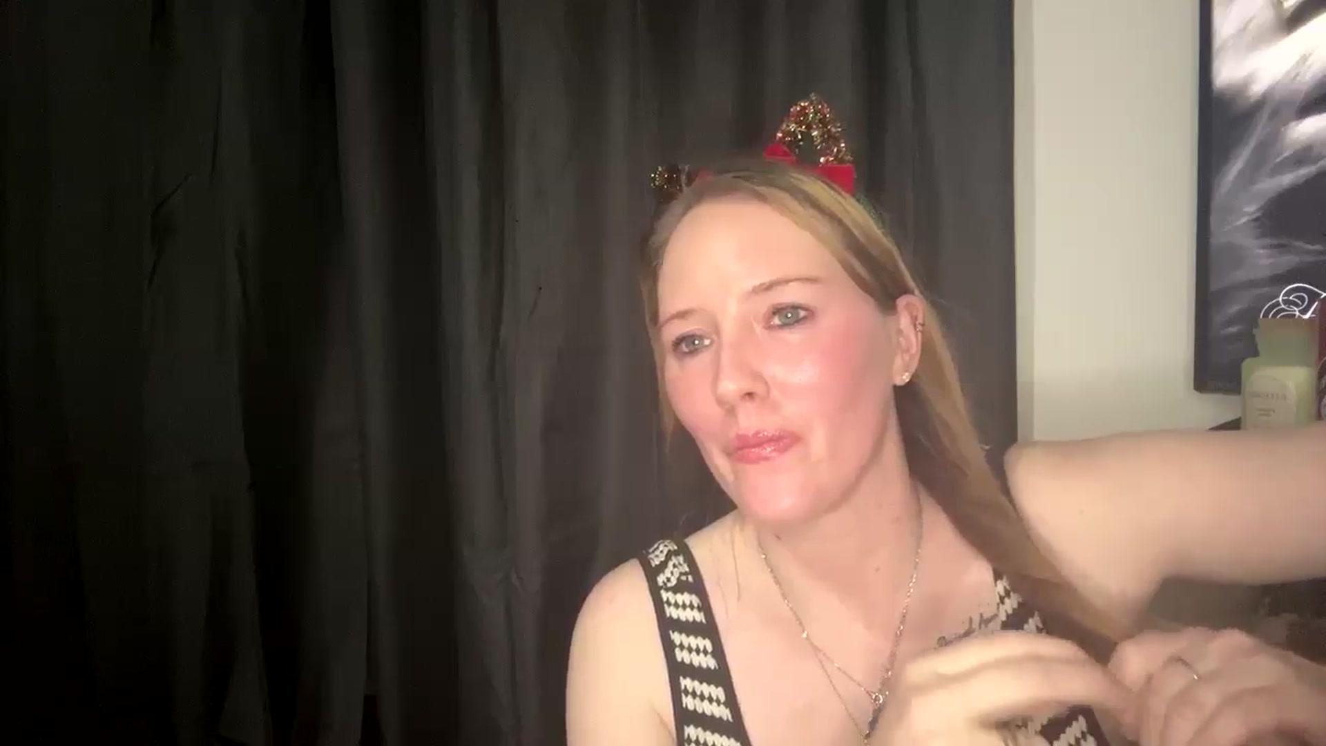 Gallery image thumbnail from plushpie1's myfreecams stream on, 12/19/2025, 21:00 image 5 of 20