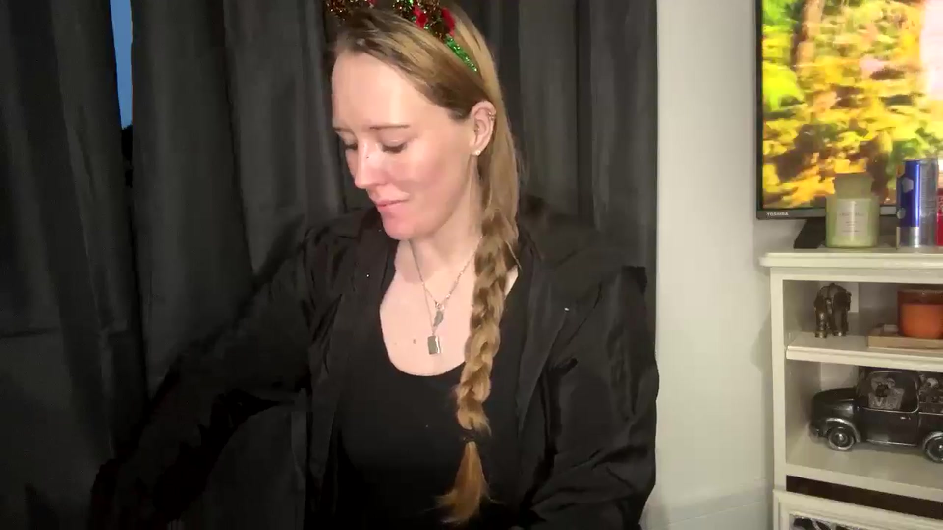 Gallery image thumbnail from plushpie1's myfreecams stream on, 12/20/2025, 16:31 image 18 of 20