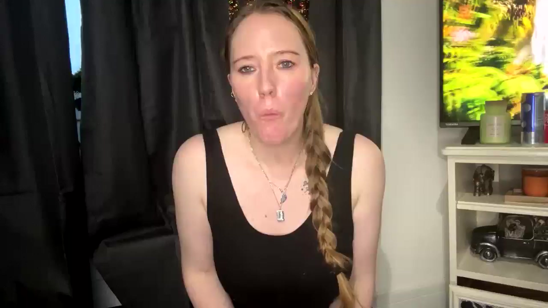 Gallery image thumbnail from plushpie1's myfreecams stream on, 12/20/2025, 16:31 image 10 of 20