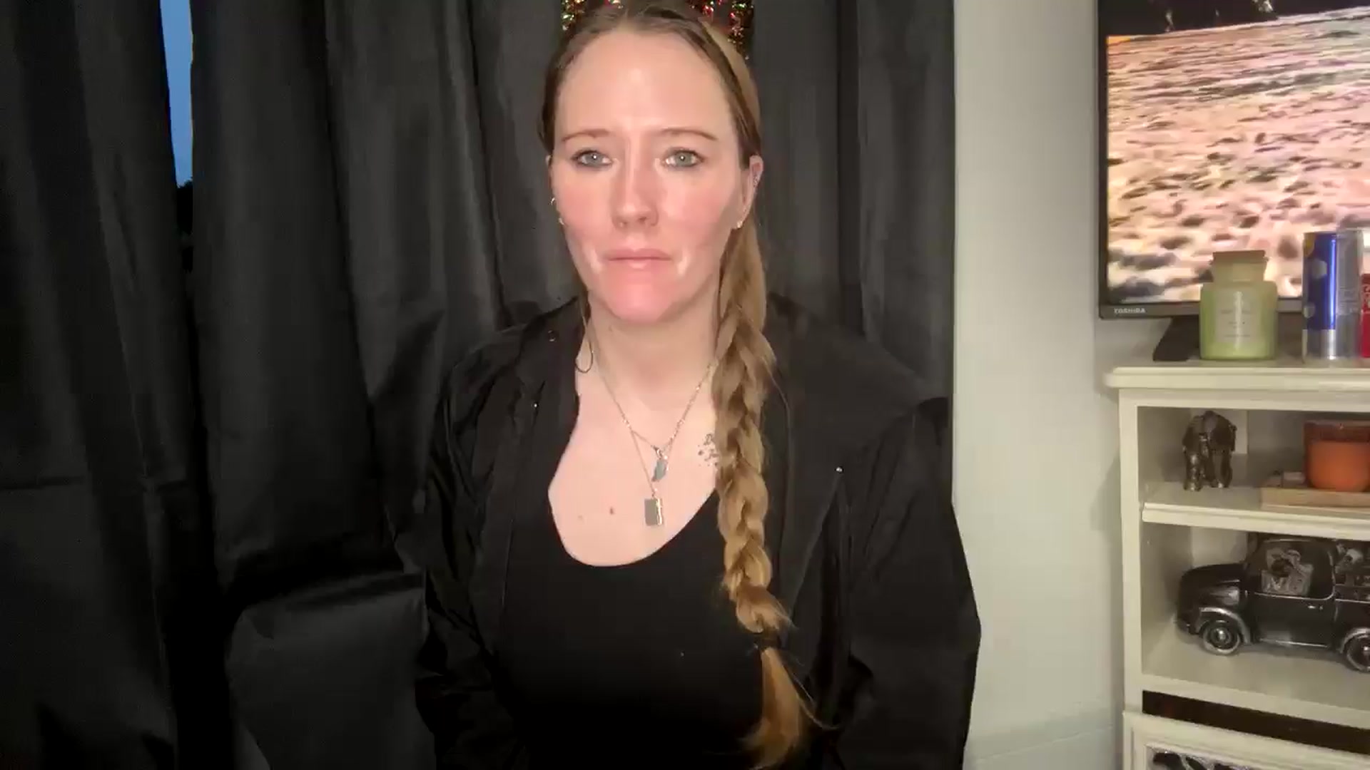 Gallery image thumbnail from plushpie1's myfreecams stream on, 12/20/2025, 16:31 image 17 of 20