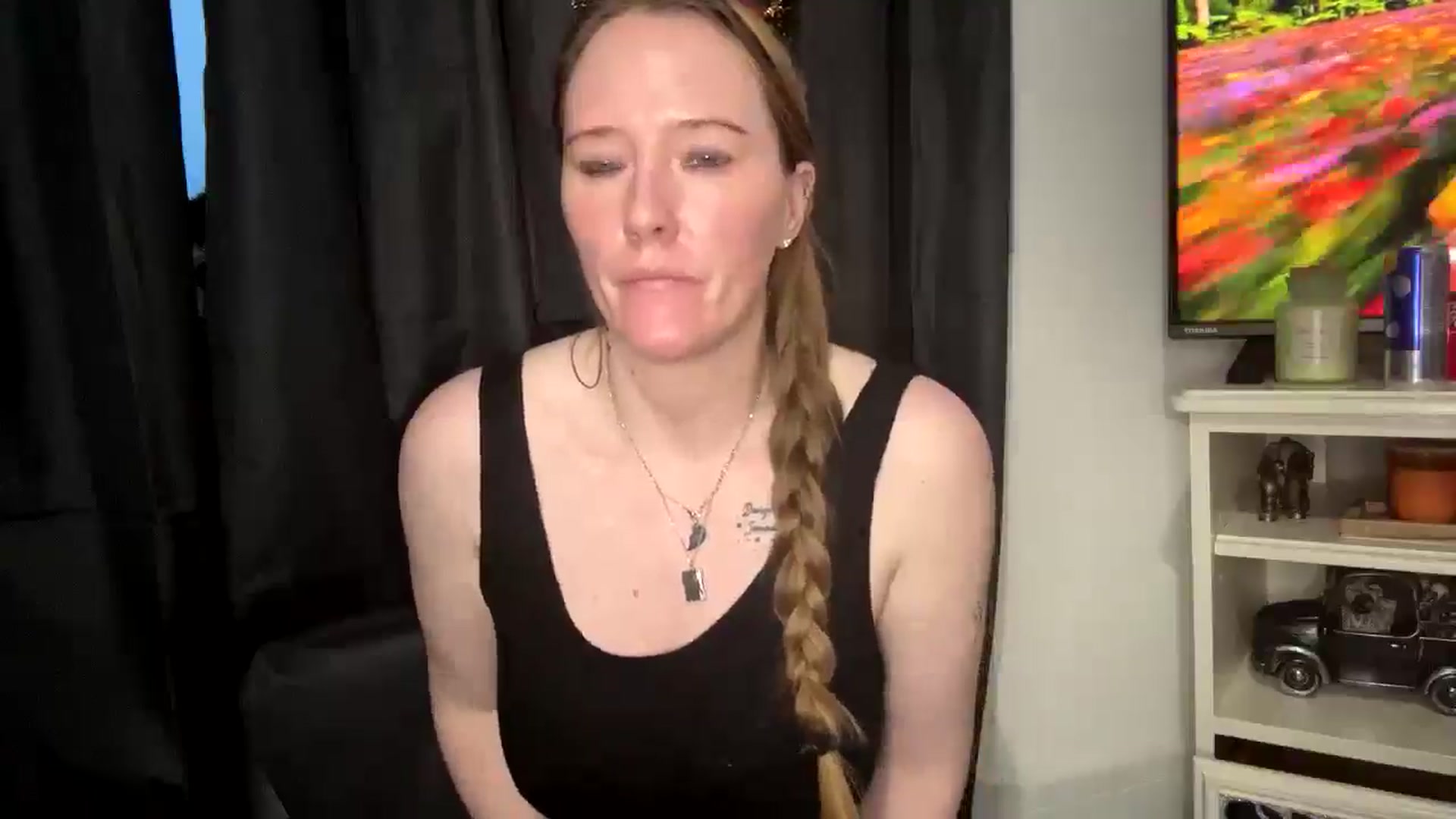 Gallery image thumbnail from plushpie1's myfreecams stream on, 12/20/2025, 16:31 image 14 of 20