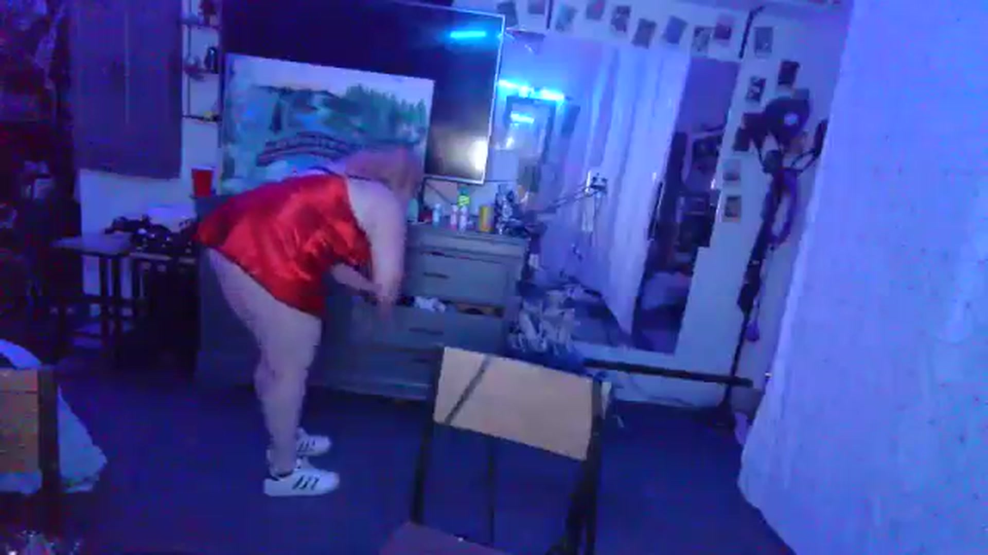 Gallery image thumbnail from poisonxpeach's myfreecams stream on, 06/27/2025, 06:59 image 11 of 20